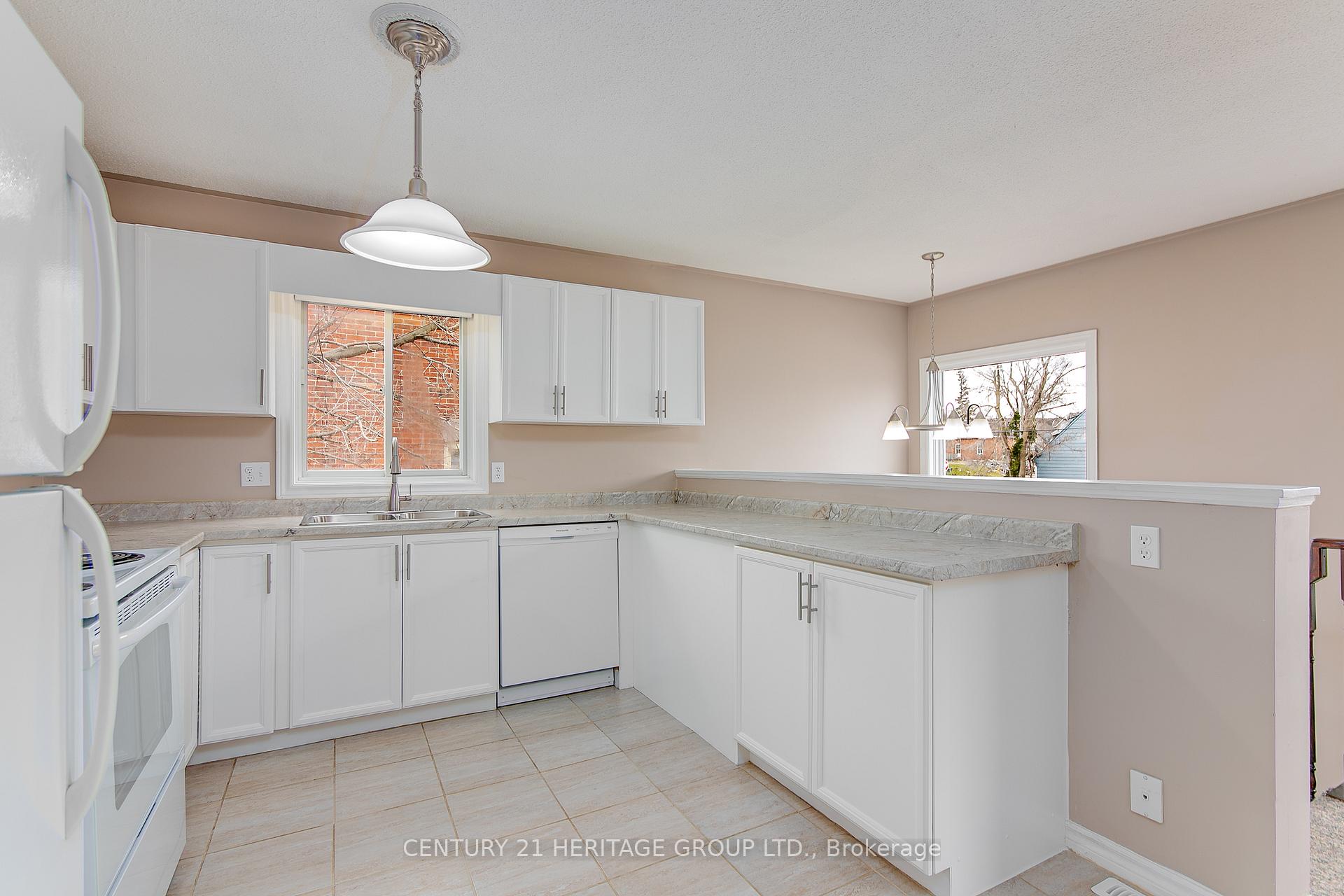 Photo 4 of 119 Berczy Street, Barrie, Codrington — HOMEH