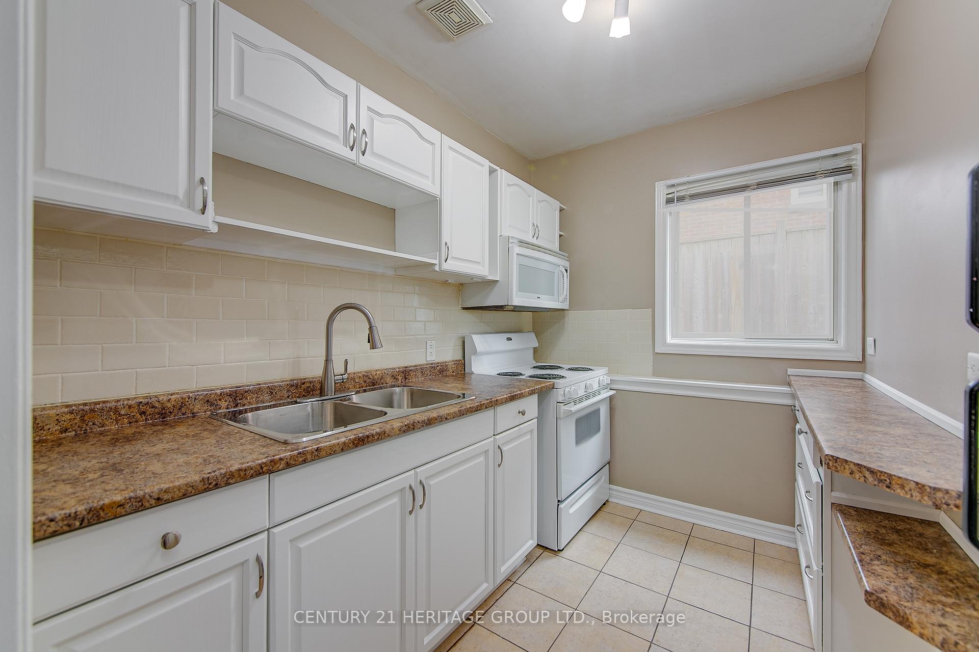 Photo 13 of 119 Berczy Street, Barrie, Codrington — HOMEH