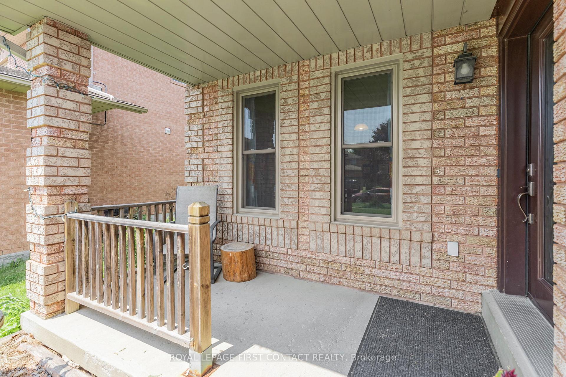 Photo 8 of 22 Bishop Drive, Barrie, Ardagh — HOMEH