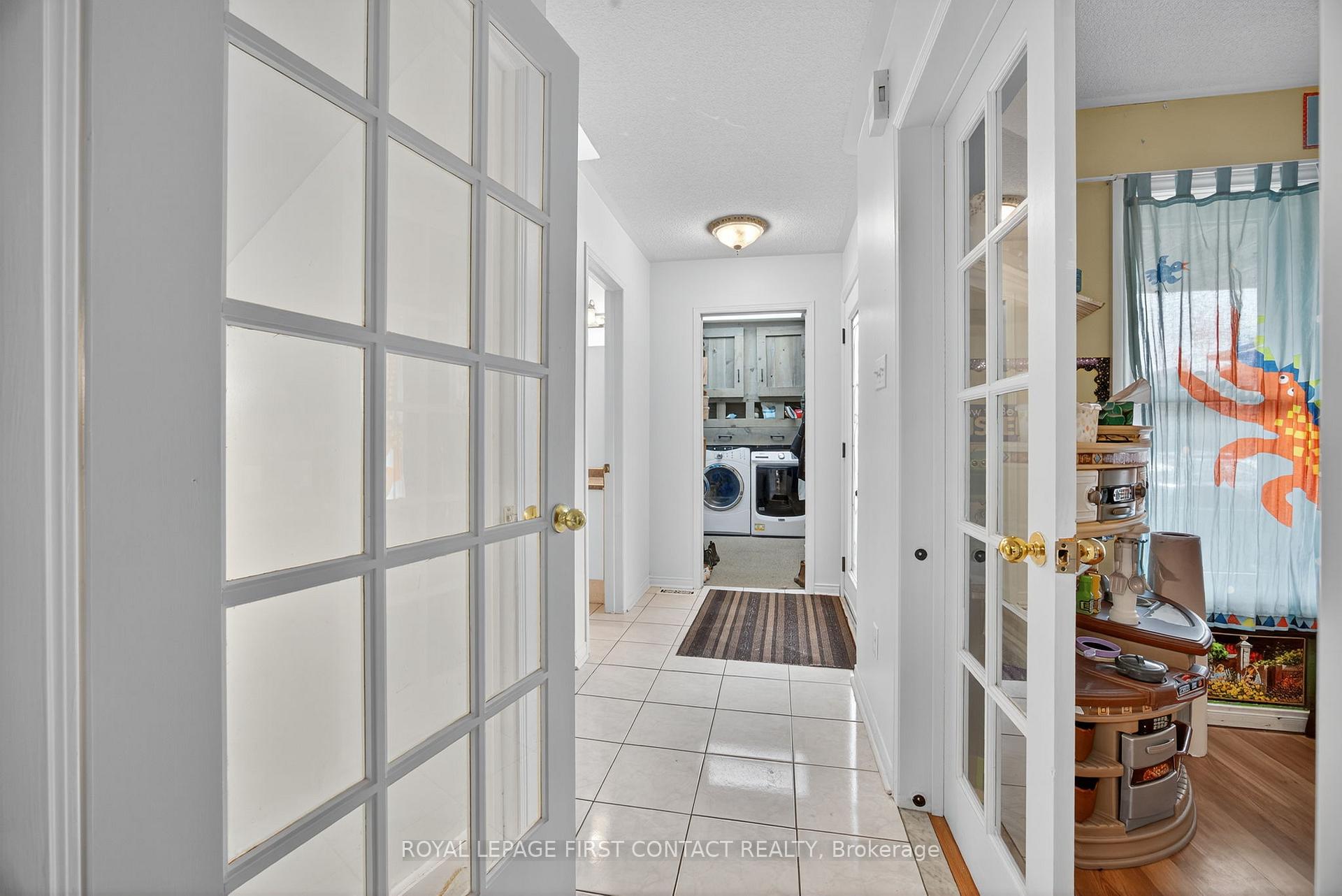 Photo 3 of 22 Bishop Drive, Barrie, Ardagh — HOMEH