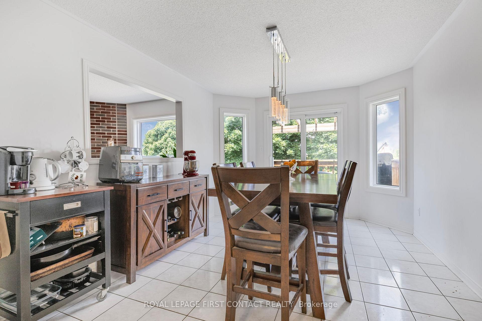 Photo 23 of 22 Bishop Drive, Barrie, Ardagh — HOMEH