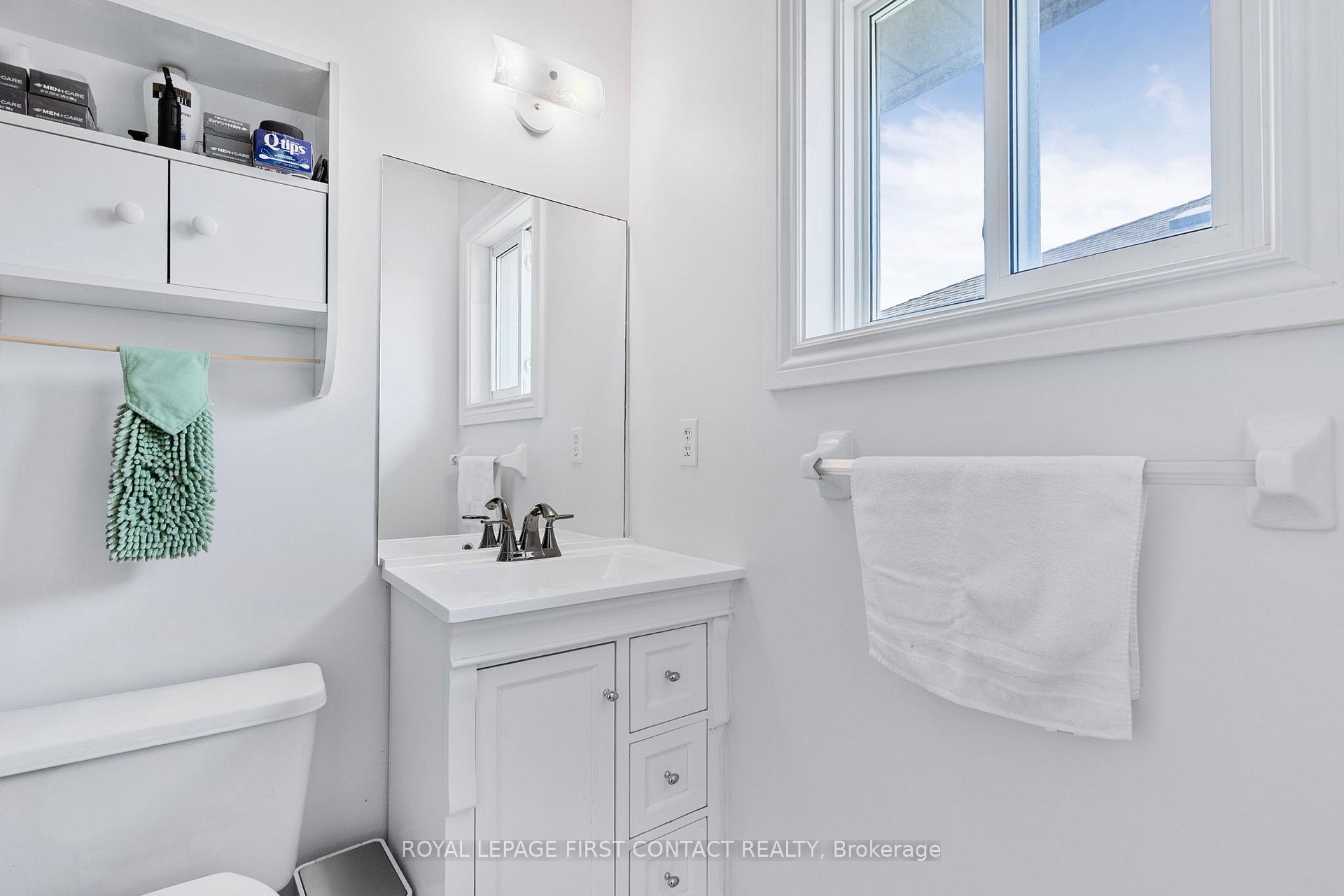 Photo 17 of 22 Bishop Drive, Barrie, Ardagh — HOMEH