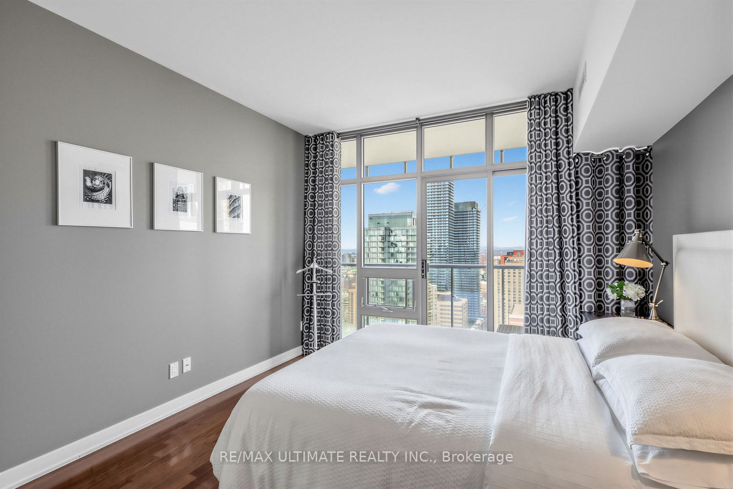 Photo 42 of Unit 3206, 33 Charles Street E, Toronto, Church-Yonge Corridor — HOMEH