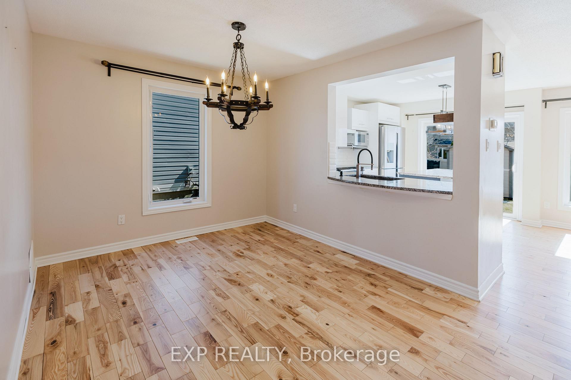 Photo 10 of 481 Paul Metivier Drive, Ottawa, Barrhaven - Strandherd — HOMEH