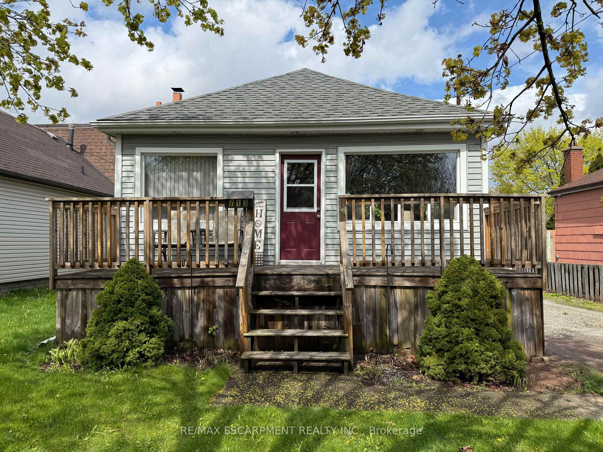 Front of 713 Tate Avenue