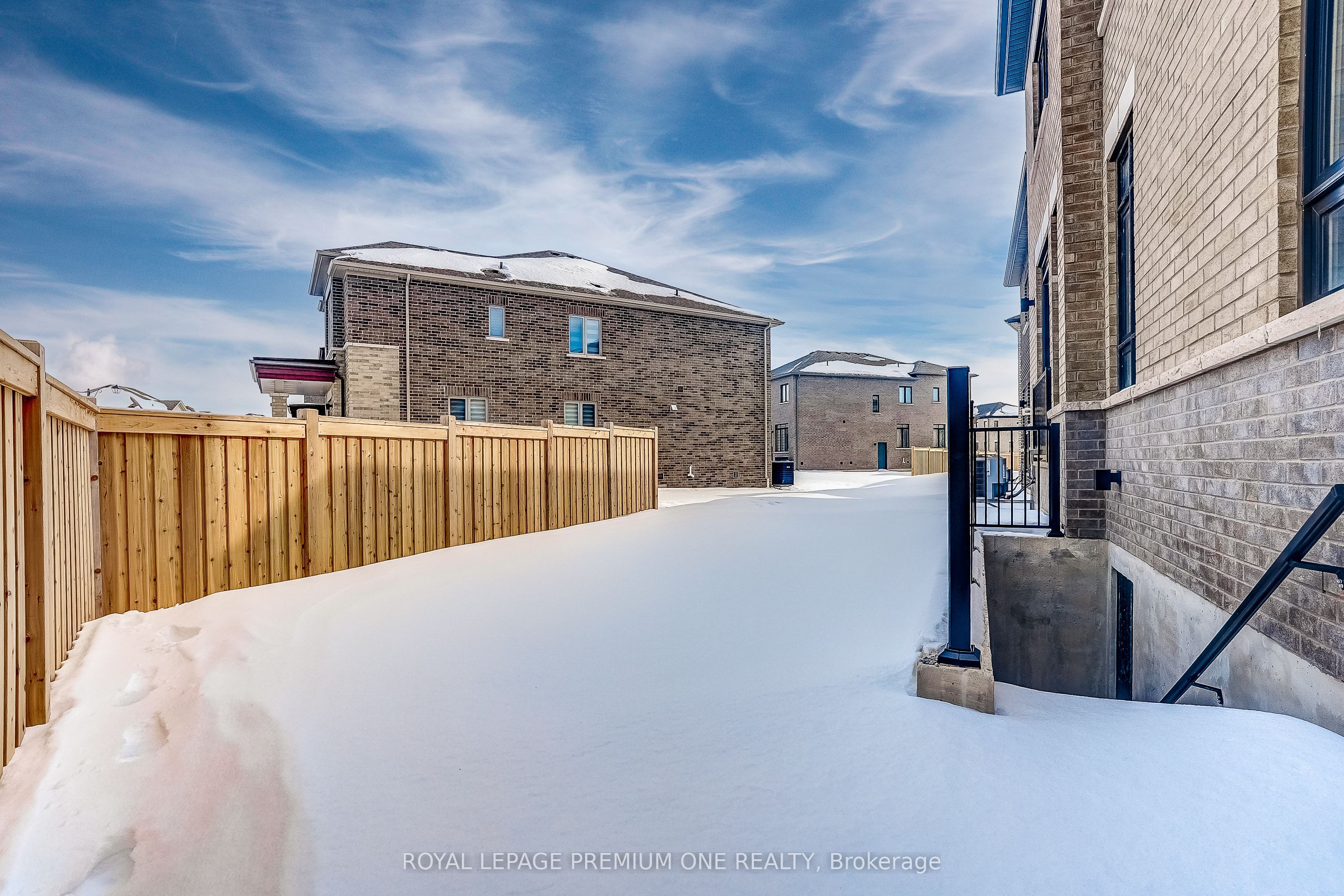 Photo 55 of 830 Apple Terrace, Milton, Cobban — HOMEH