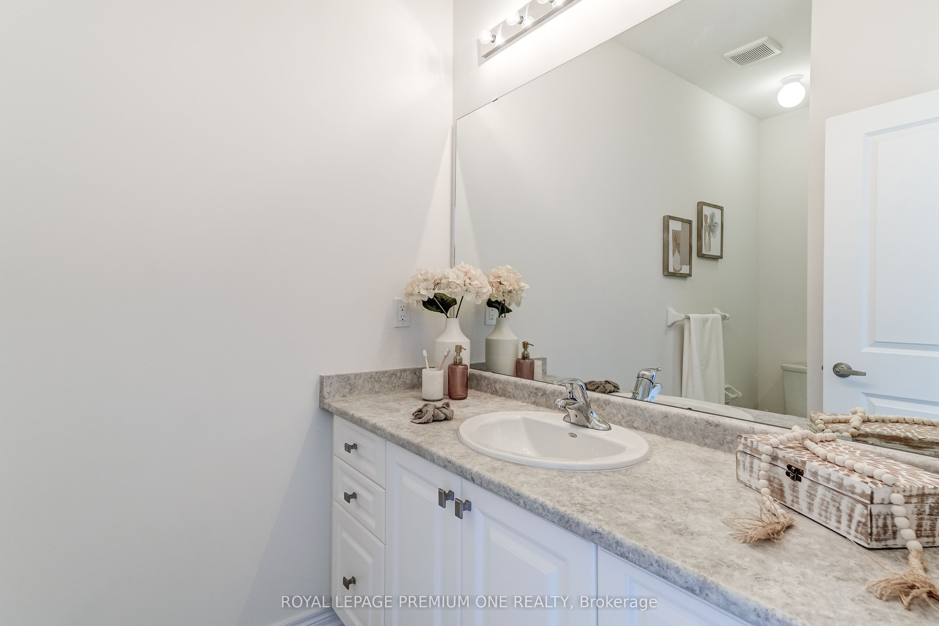 Photo 47 of 830 Apple Terrace, Milton, Cobban — HOMEH