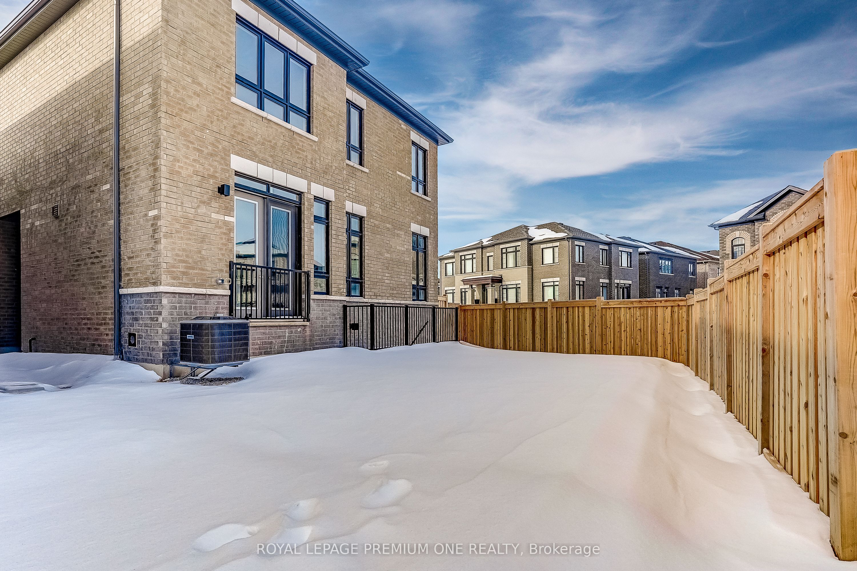 Photo 54 of 830 Apple Terrace, Milton, Cobban — HOMEH