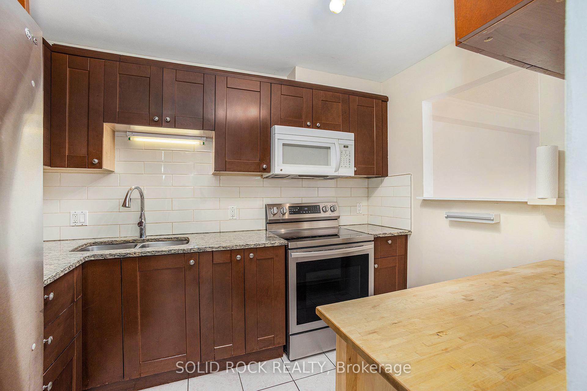 Photo 3 of 81 Royal Field Crescent, Ottawa, Barrhaven - Longfields — HOMEH