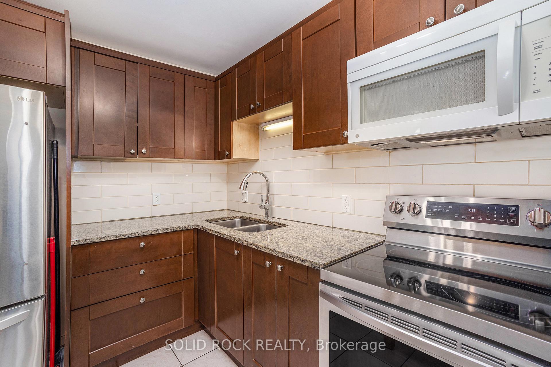 Photo 4 of 81 Royal Field Crescent, Ottawa, Barrhaven - Longfields — HOMEH