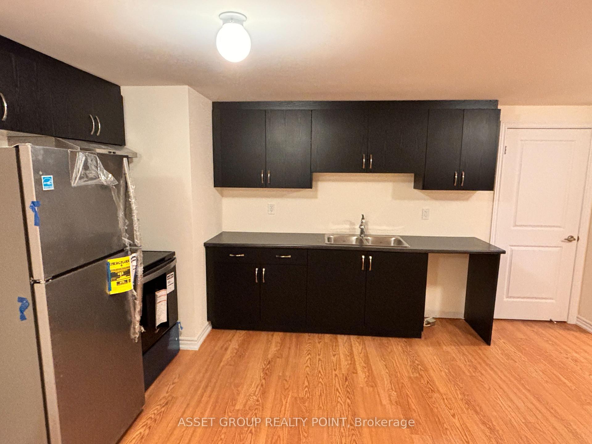 Photo 4 of 17 Durham Avenue, Barrie, Rural Barrie Southeast — HOMEH