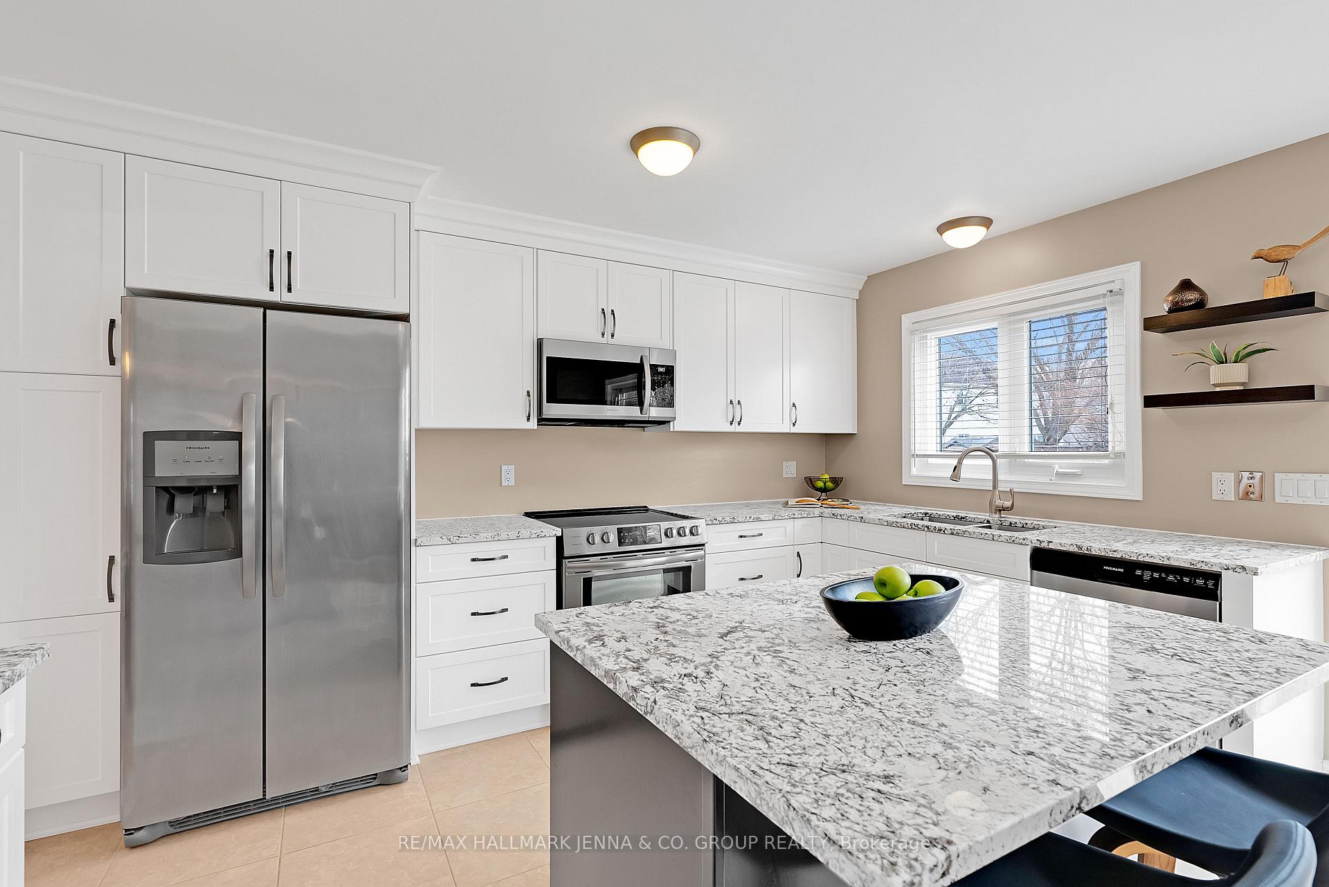 Photo 18 of 1 Hennepin Street, Ottawa, Barrhaven - Cedargrove/Fraserdale — HOMEH