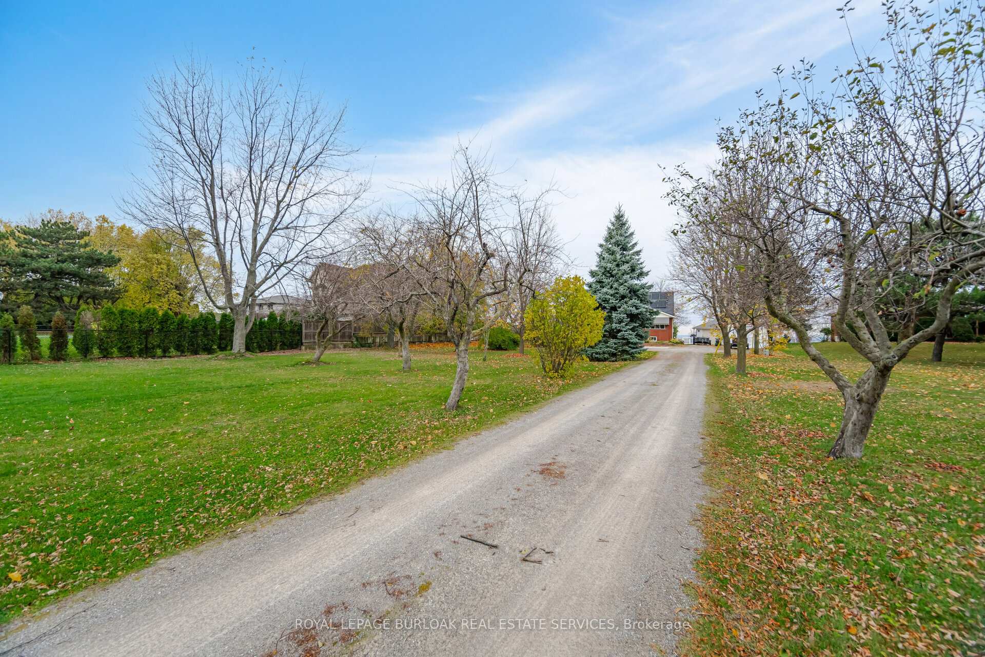Photo 2 of 805 Ridge Road, Hamilton, Rural Stoney Creek — HOMEH