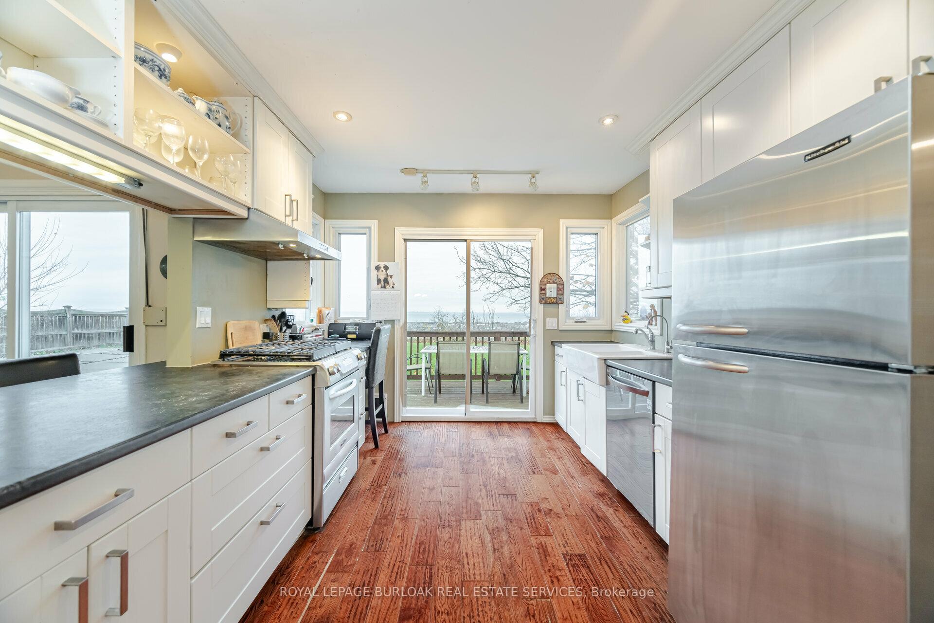 Photo 15 of 805 Ridge Road, Hamilton, Rural Stoney Creek — HOMEH