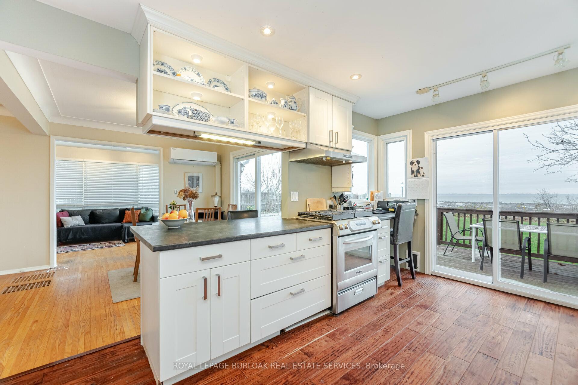 Photo 16 of 805 Ridge Road, Hamilton, Rural Stoney Creek — HOMEH