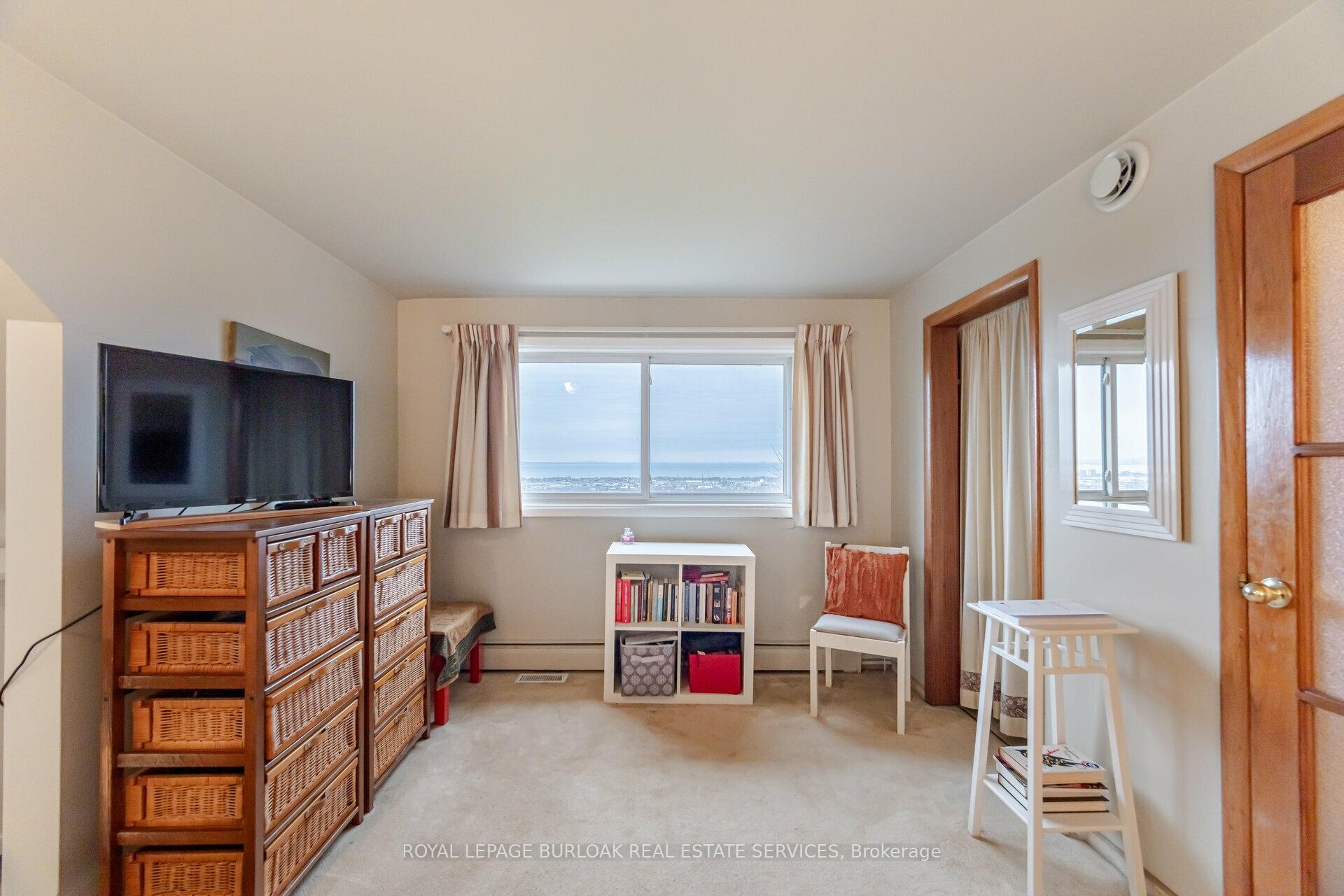 Photo 26 of 805 Ridge Road, Hamilton, Rural Stoney Creek — HOMEH