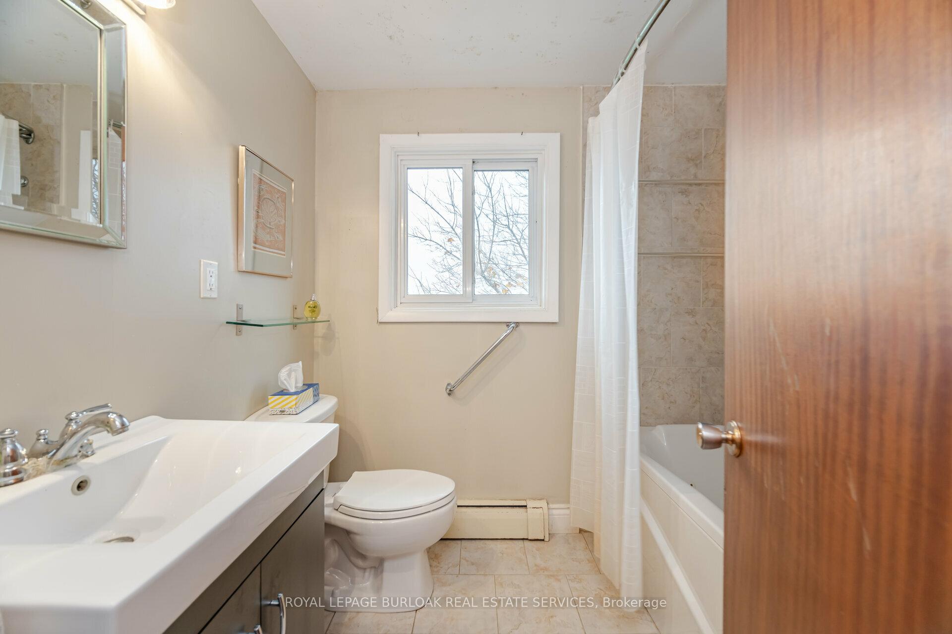 Photo 30 of 805 Ridge Road, Hamilton, Rural Stoney Creek — HOMEH