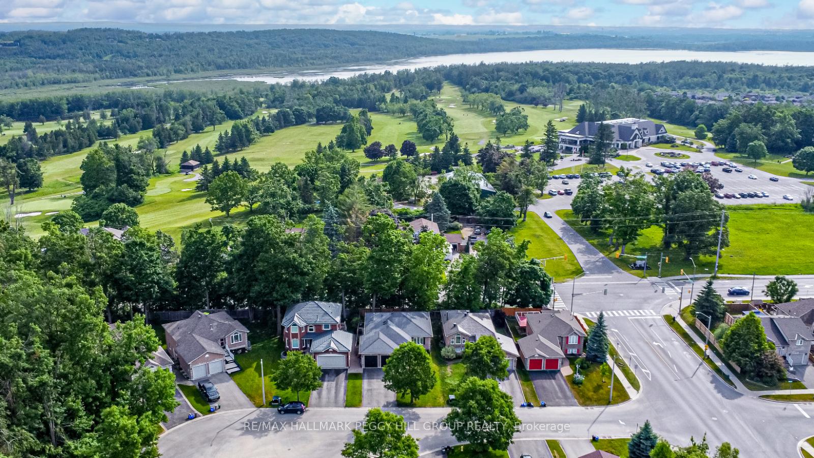 Photo 2 of 5 Hogan Court, Barrie, East Bayfield — HOMEH