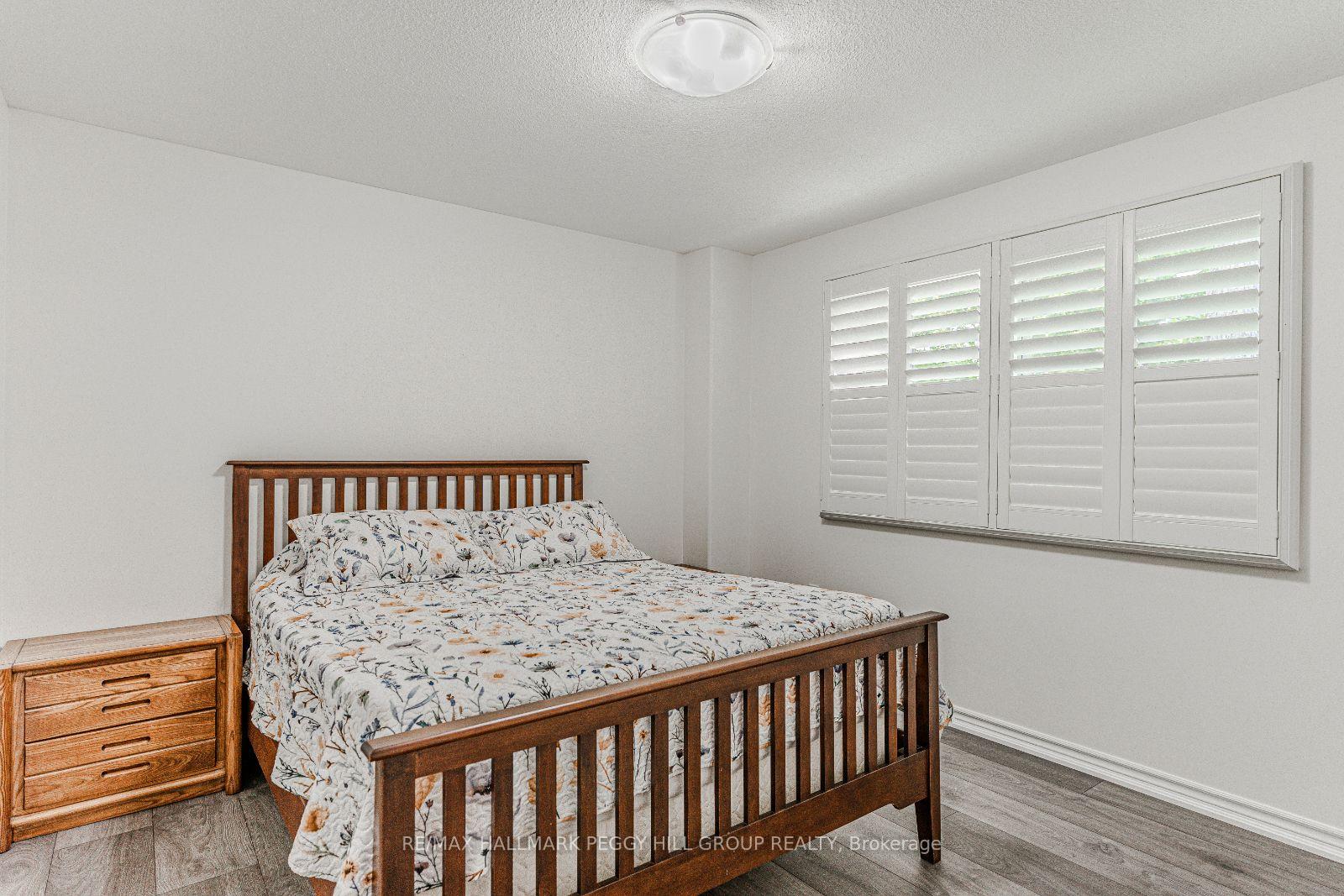 Photo 12 of 5 Hogan Court, Barrie, East Bayfield — HOMEH