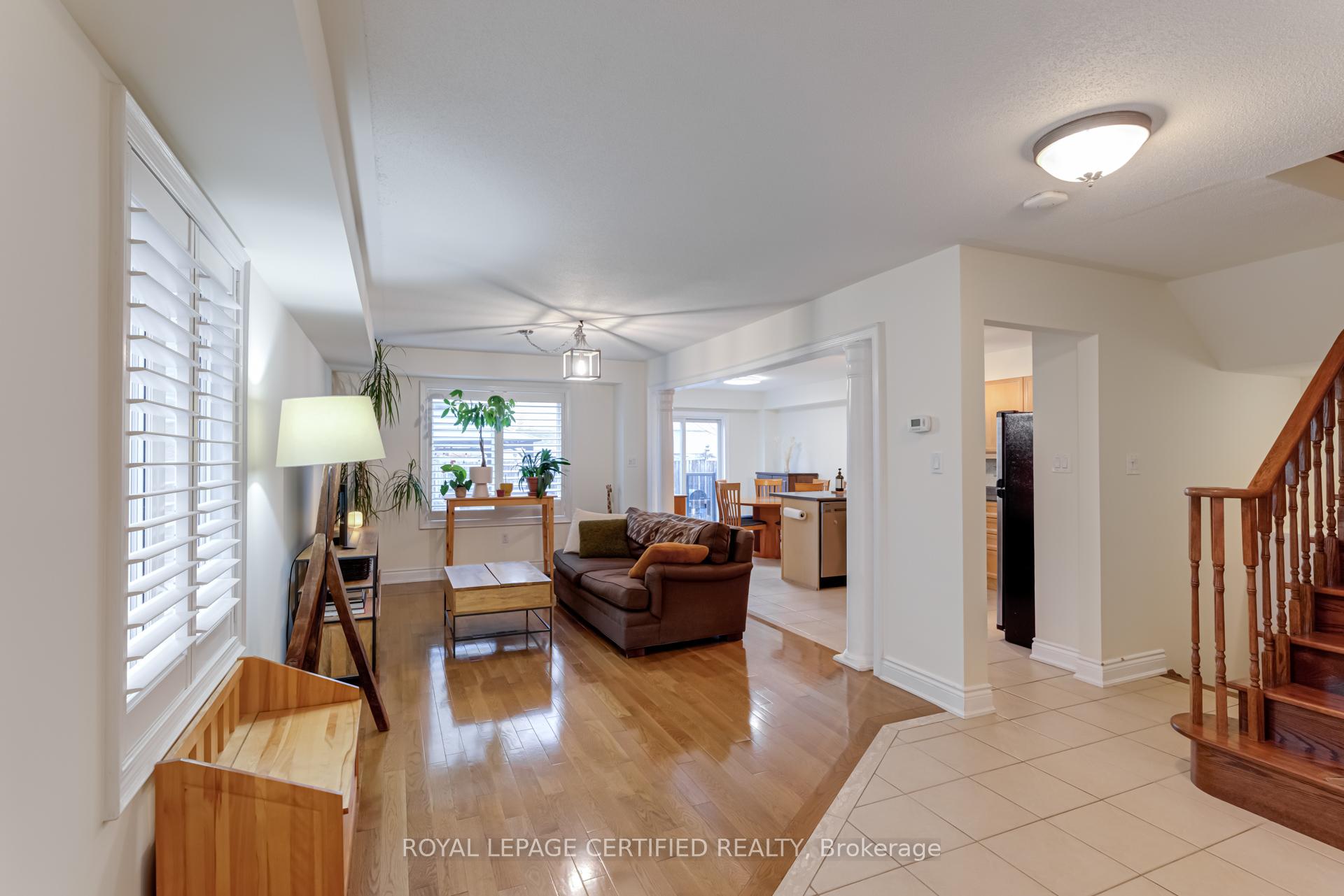 Photo 5 of 141 Madden Place, Clarington, Bowmanville — HOMEH