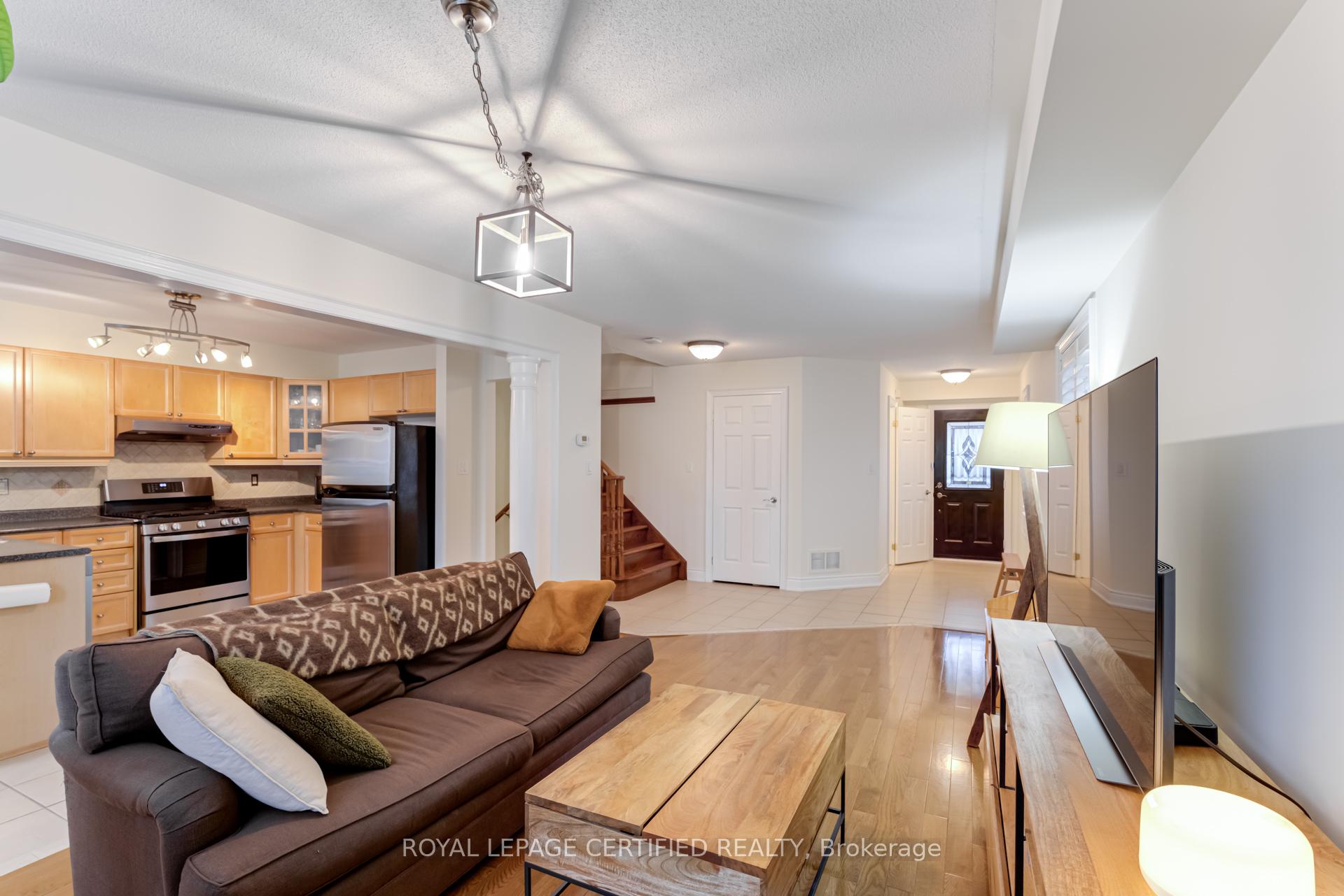 Photo 8 of 141 Madden Place, Clarington, Bowmanville — HOMEH