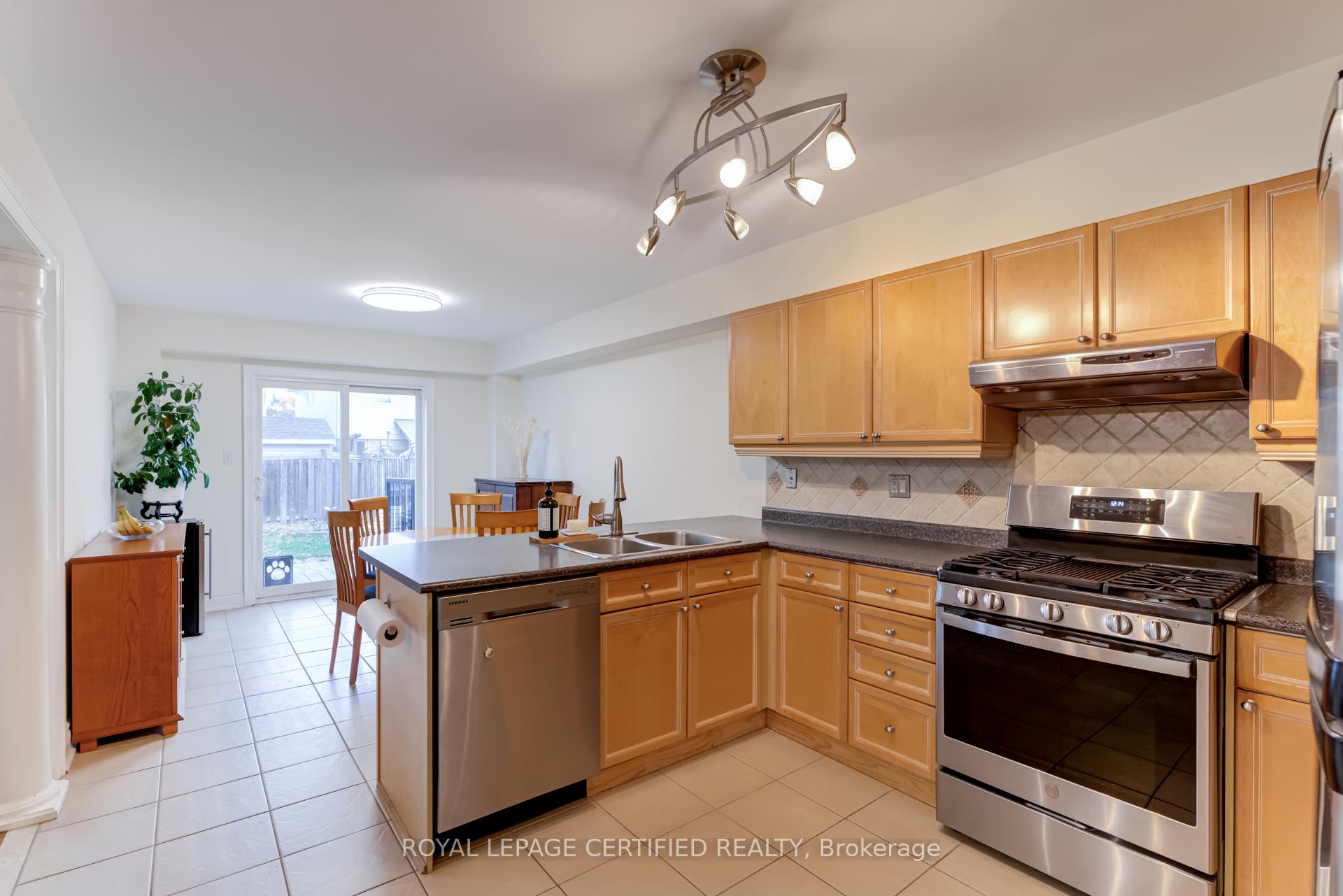Photo 10 of 141 Madden Place, Clarington, Bowmanville — HOMEH