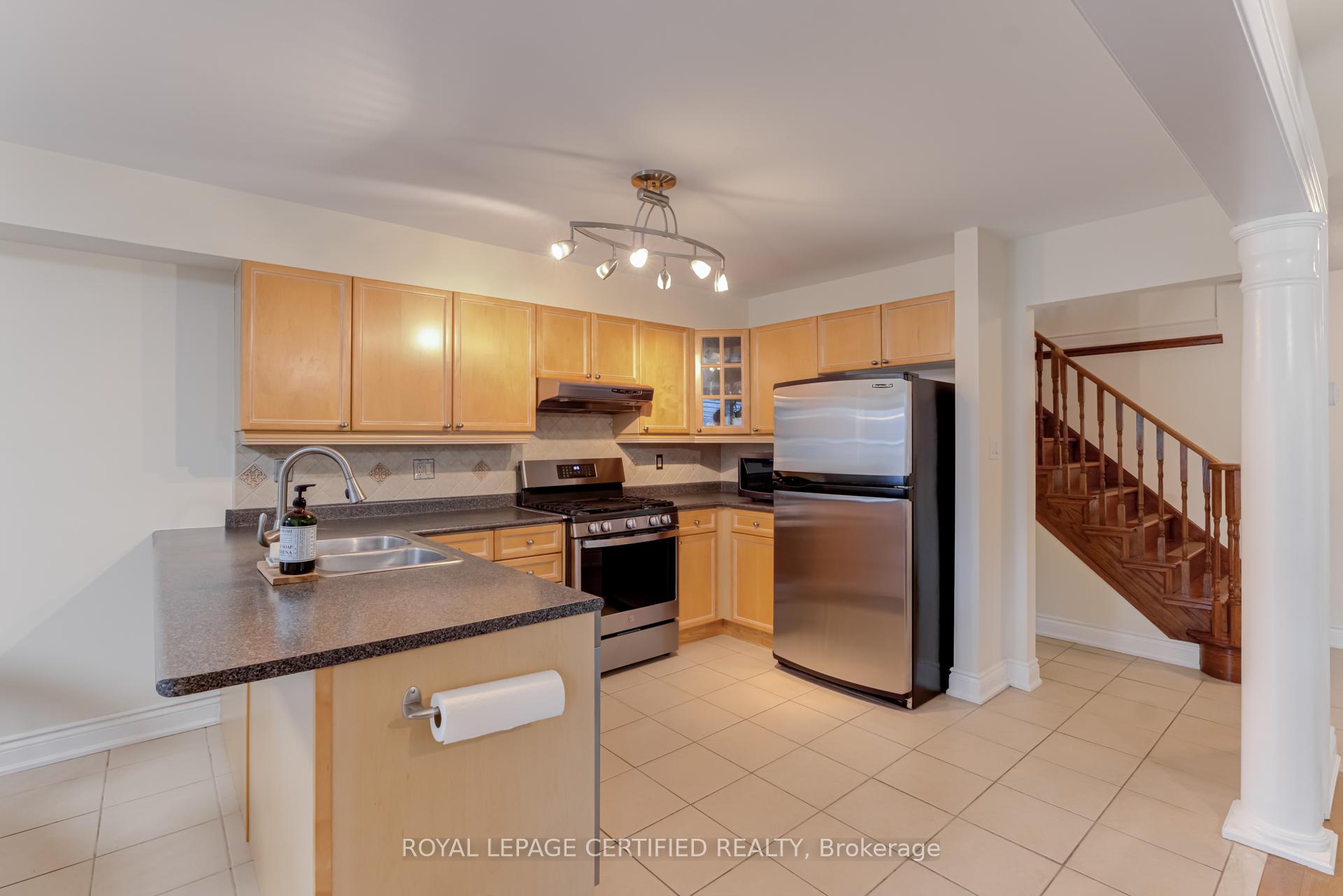 Photo 11 of 141 Madden Place, Clarington, Bowmanville — HOMEH