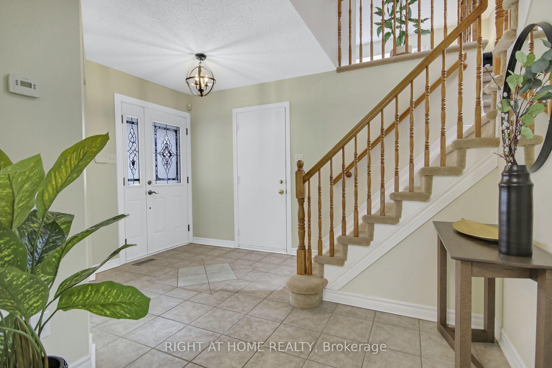 Photo 4 of 53 Armagh Way, Ottawa, Barrhaven - Longfields — HOMEH