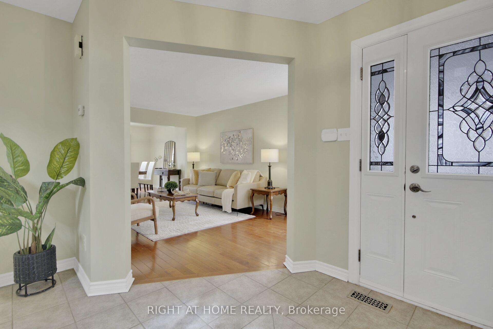 Photo 6 of 53 Armagh Way, Ottawa, Barrhaven - Longfields — HOMEH