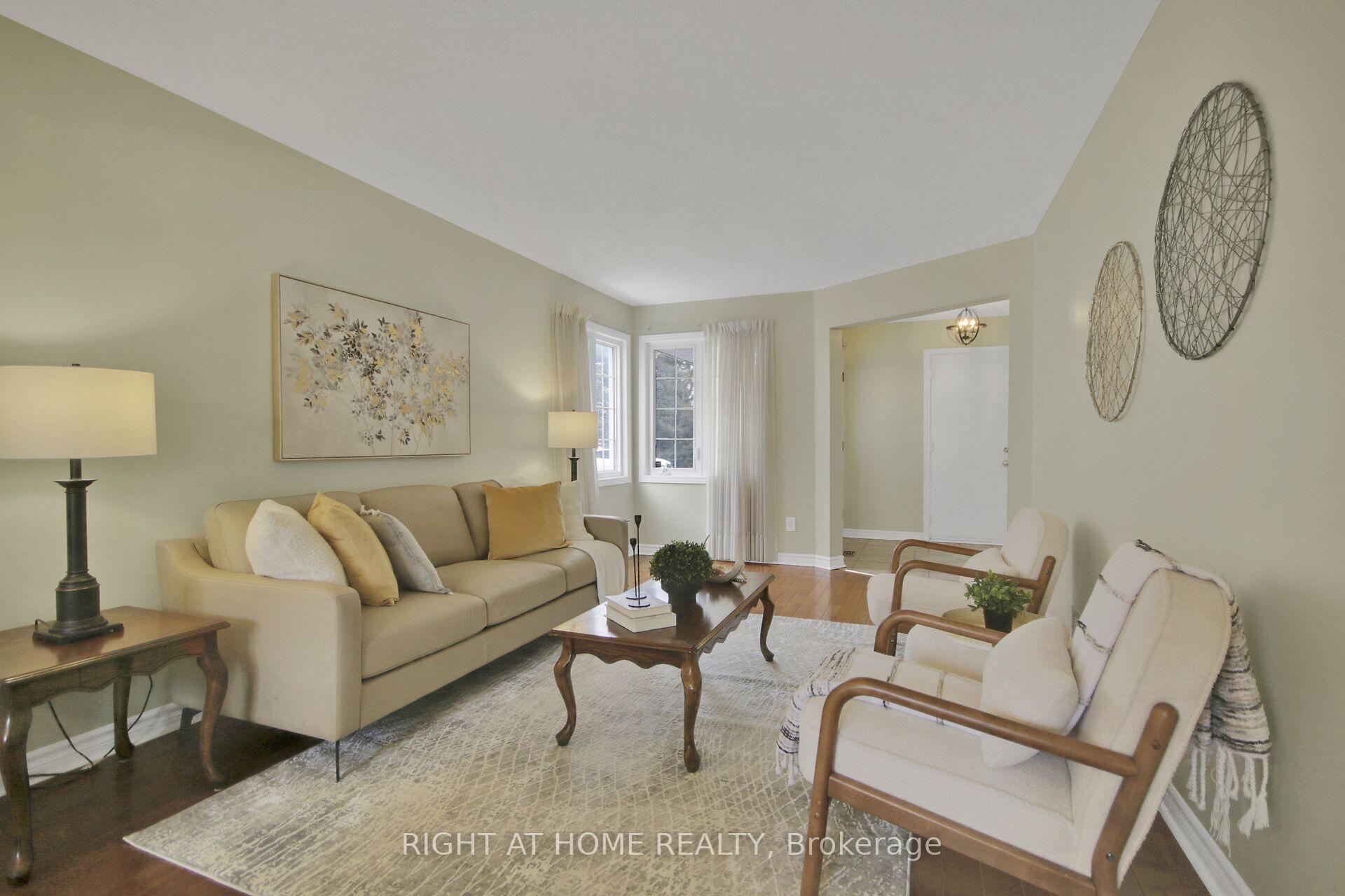 Photo 8 of 53 Armagh Way, Ottawa, Barrhaven - Longfields — HOMEH