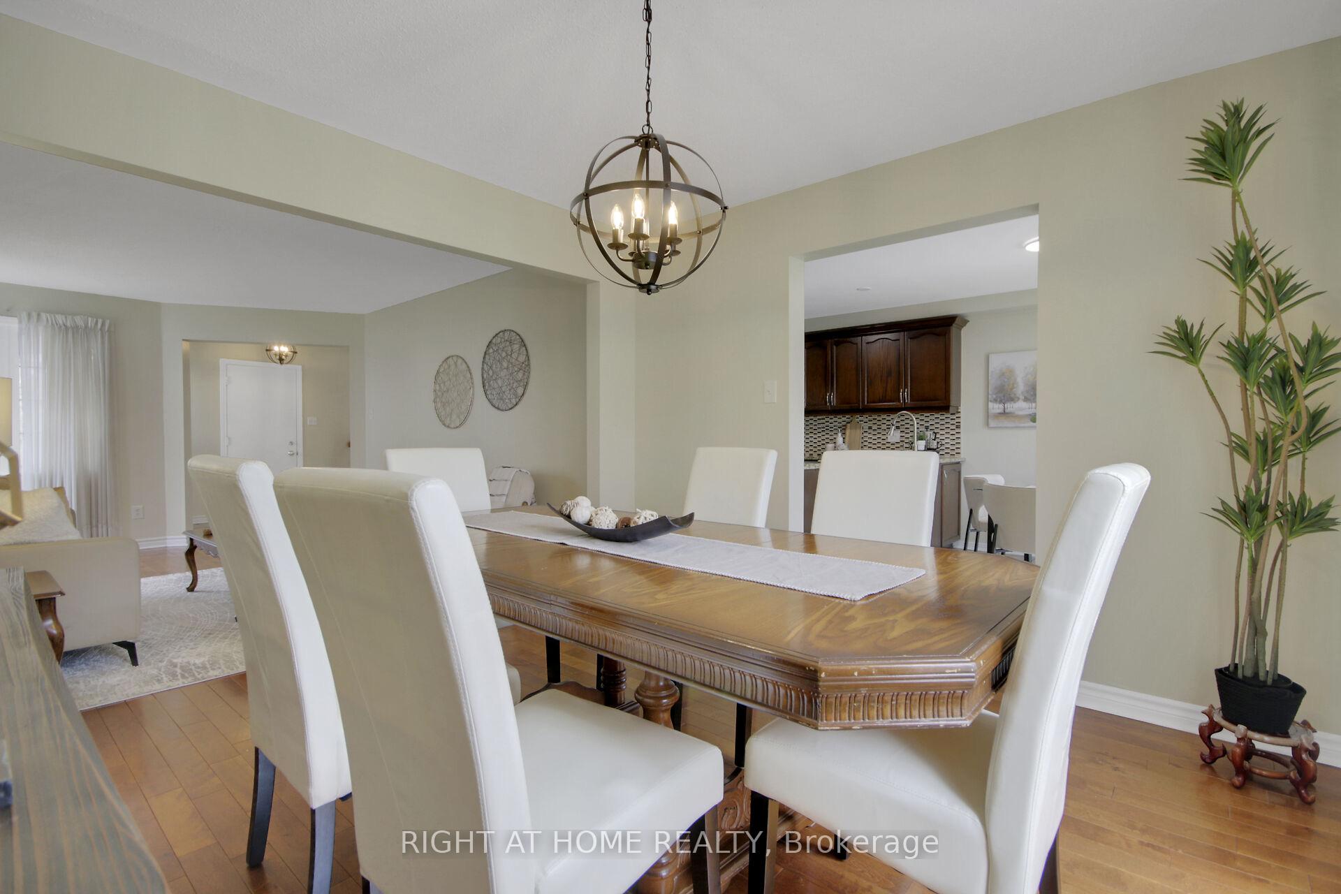 Photo 11 of 53 Armagh Way, Ottawa, Barrhaven - Longfields — HOMEH