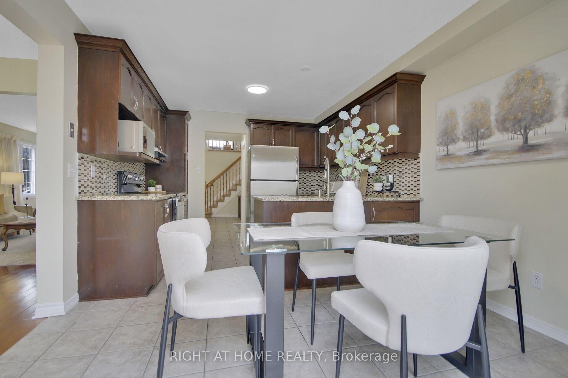 Photo 14 of 53 Armagh Way, Ottawa, Barrhaven - Longfields — HOMEH