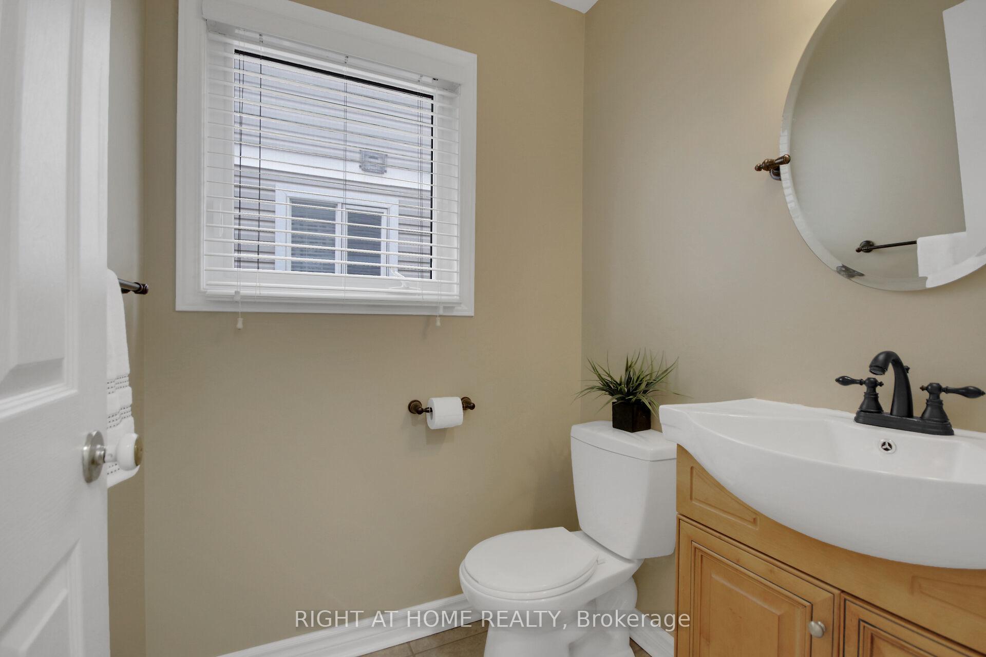 Photo 18 of 53 Armagh Way, Ottawa, Barrhaven - Longfields — HOMEH