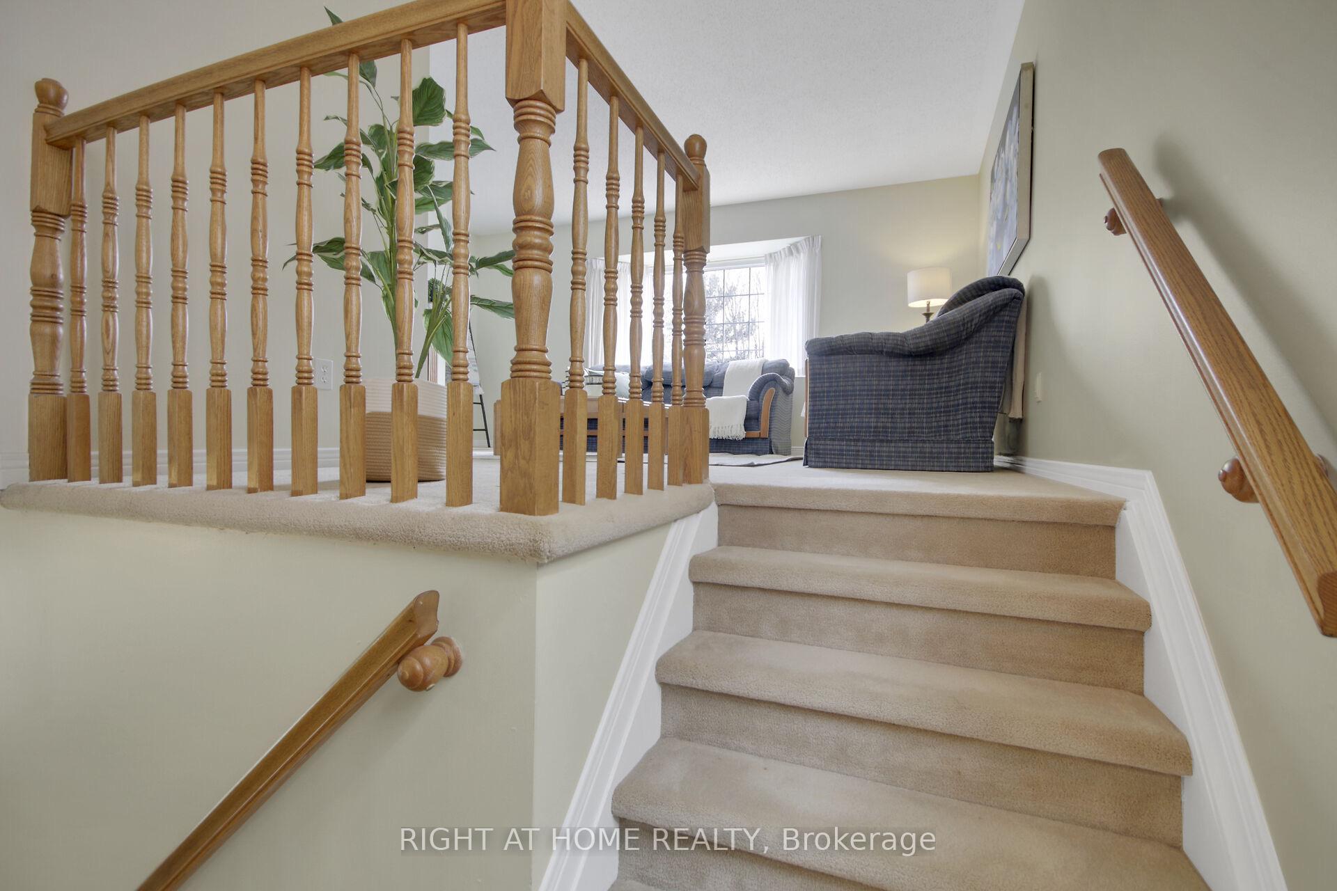 Photo 19 of 53 Armagh Way, Ottawa, Barrhaven - Longfields — HOMEH
