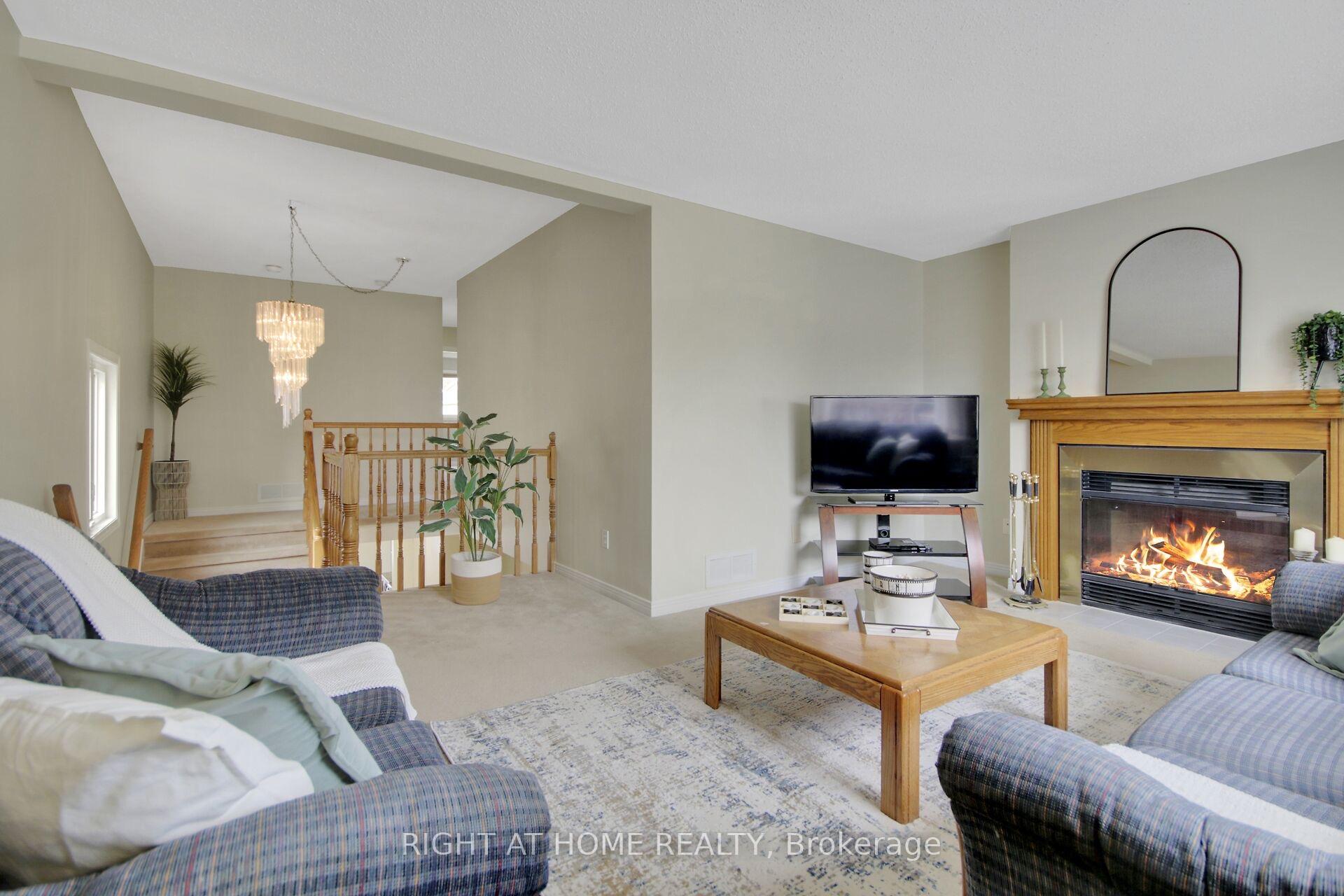 Photo 21 of 53 Armagh Way, Ottawa, Barrhaven - Longfields — HOMEH