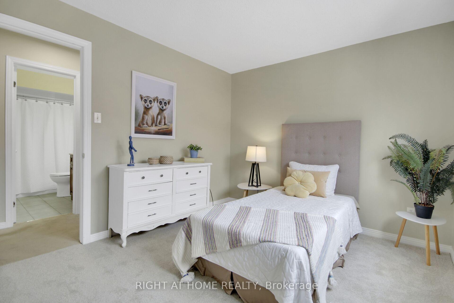 Photo 26 of 53 Armagh Way, Ottawa, Barrhaven - Longfields — HOMEH