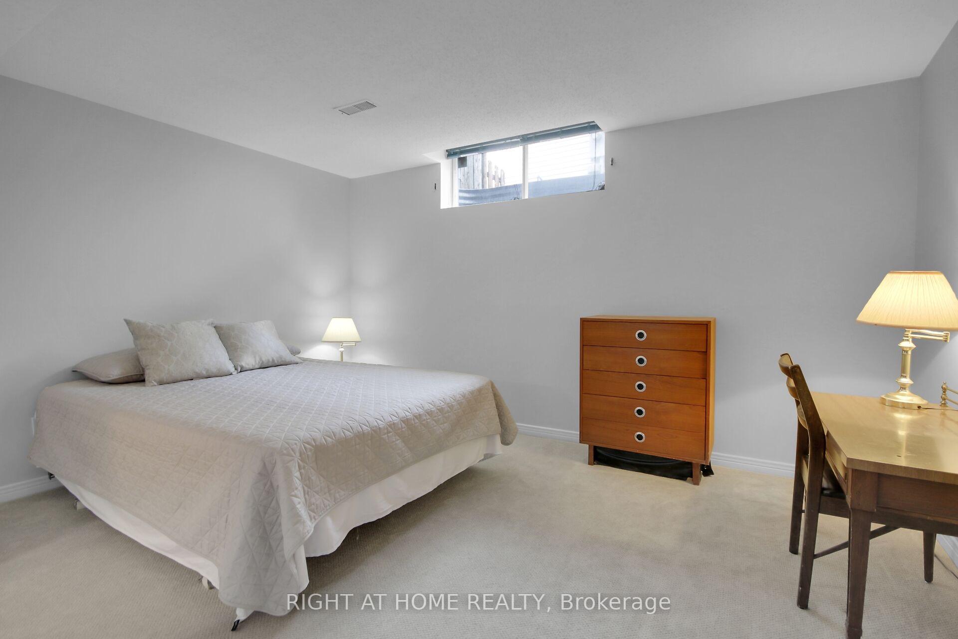 Photo 33 of 53 Armagh Way, Ottawa, Barrhaven - Longfields — HOMEH