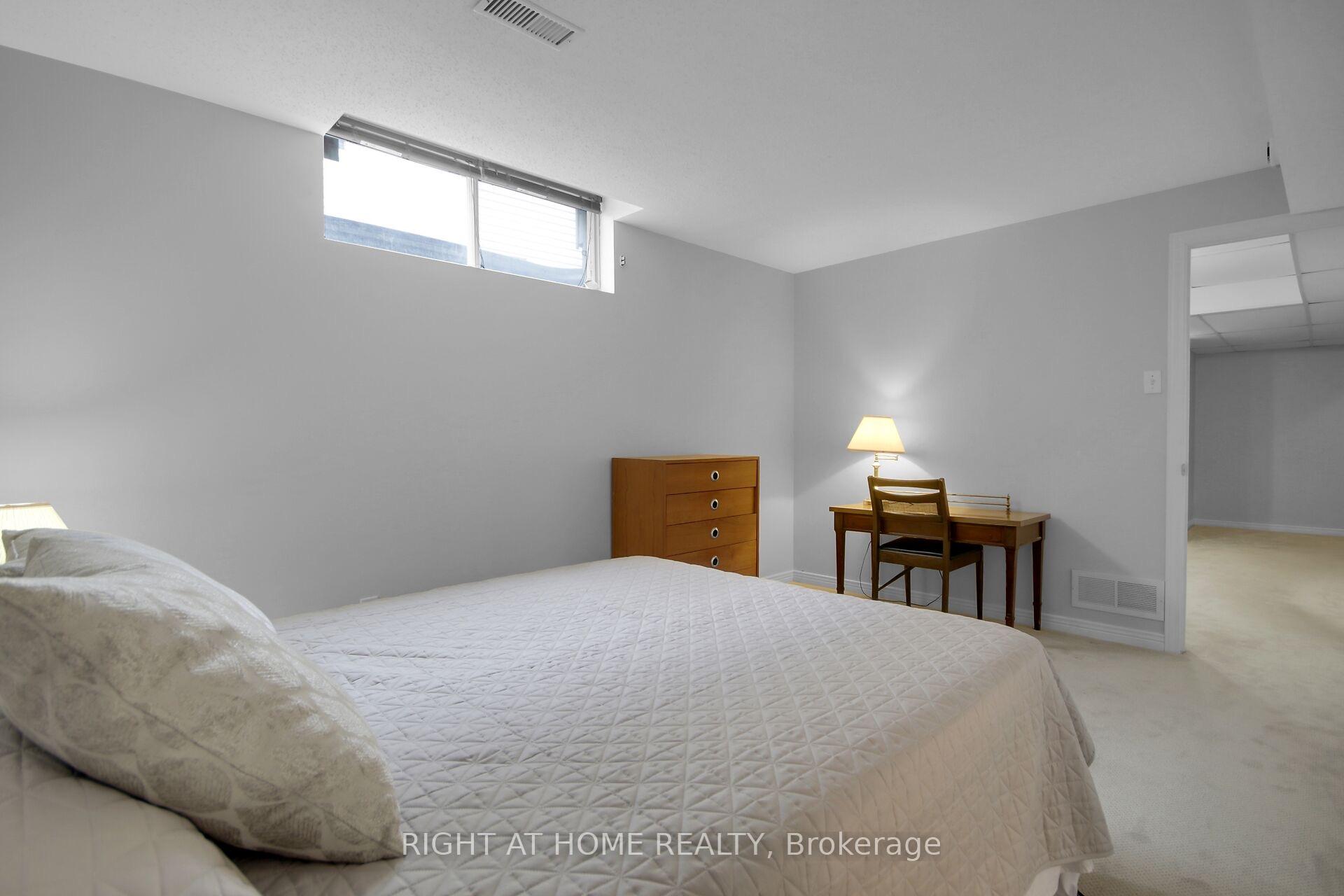 Photo 34 of 53 Armagh Way, Ottawa, Barrhaven - Longfields — HOMEH
