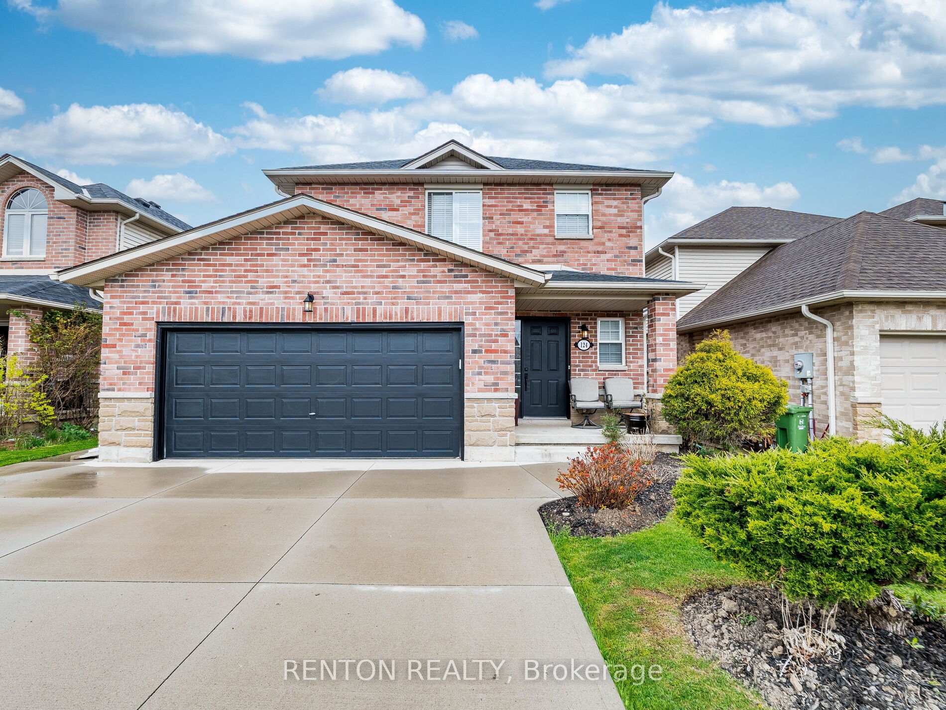 Photo 2 of 124 Rosebury Way, Hamilton, Mount Hope — HOMEH