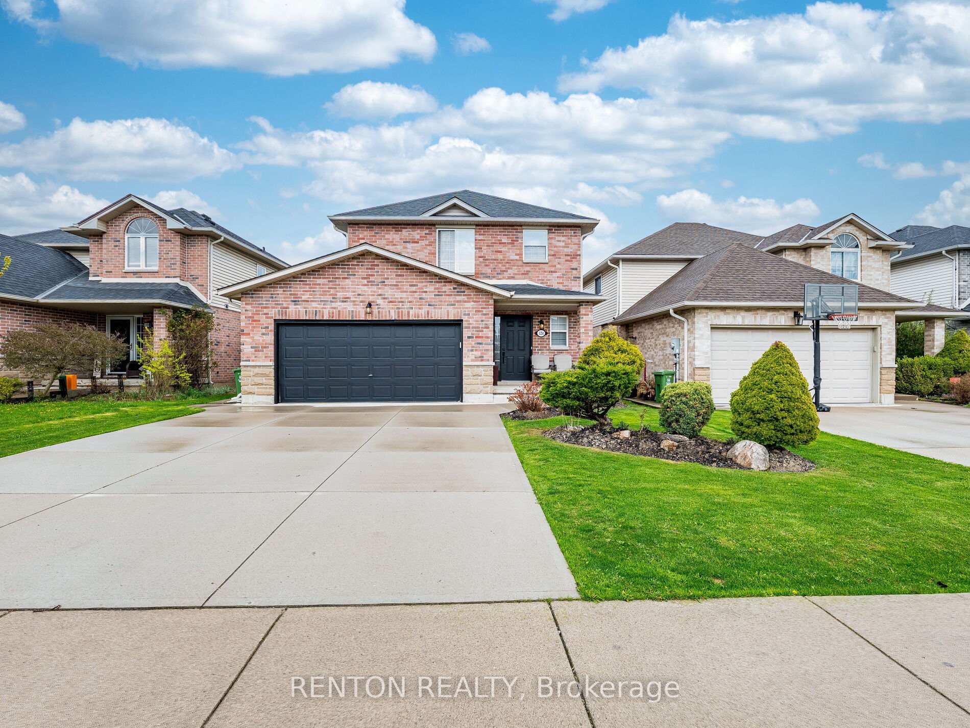 Photo 3 of 124 Rosebury Way, Hamilton, Mount Hope — HOMEH