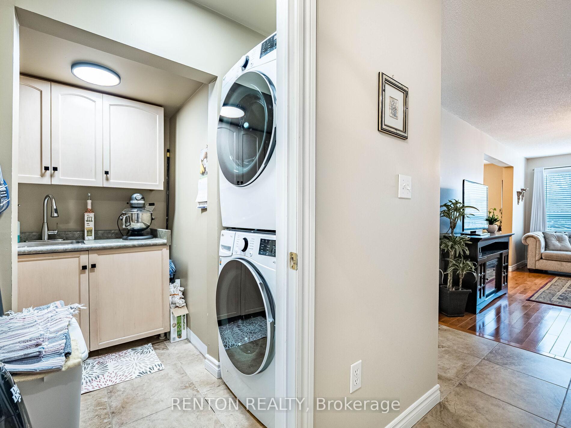 Photo 14 of 124 Rosebury Way, Hamilton, Mount Hope — HOMEH