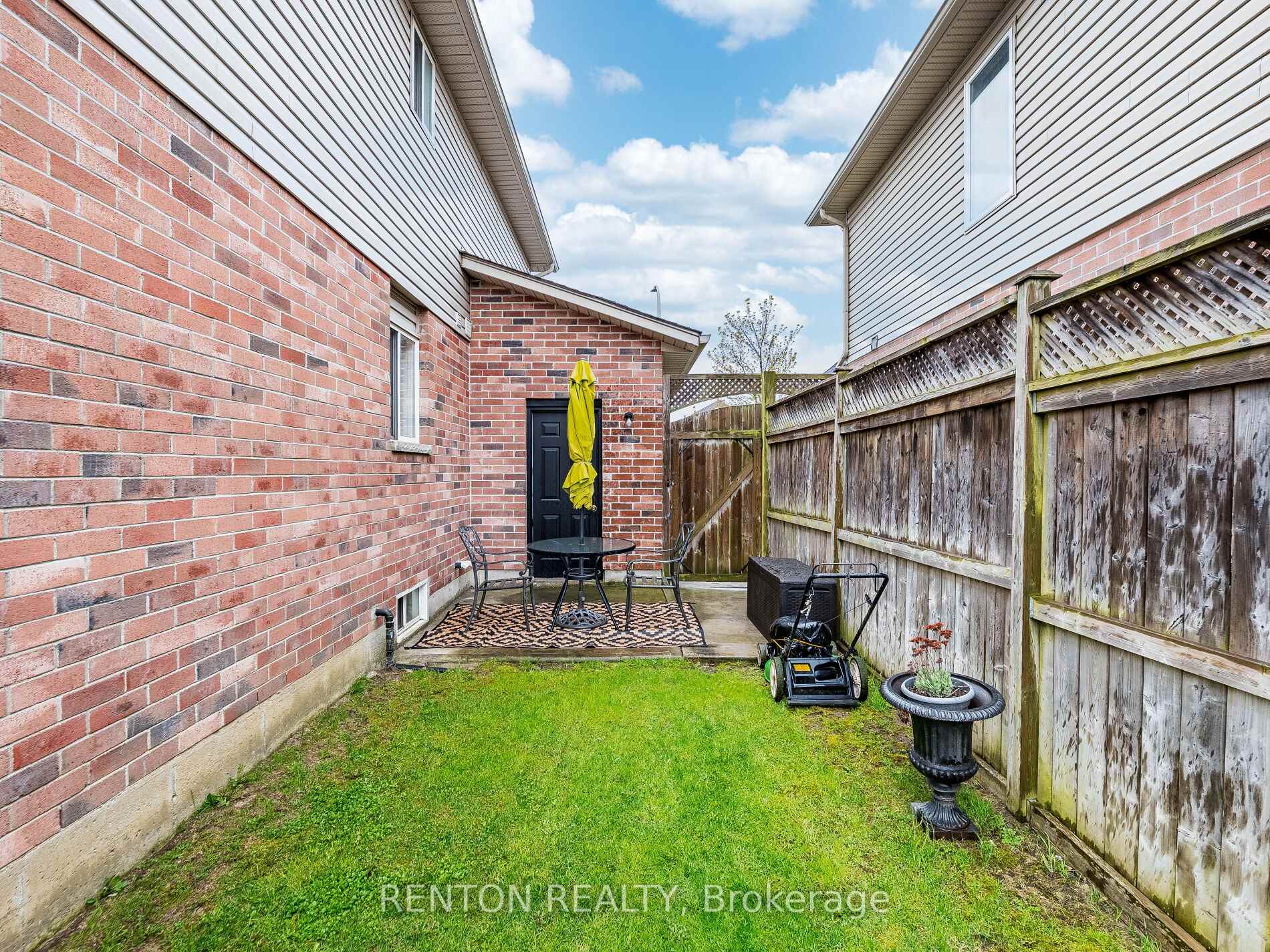 Photo 28 of 124 Rosebury Way, Hamilton, Mount Hope — HOMEH