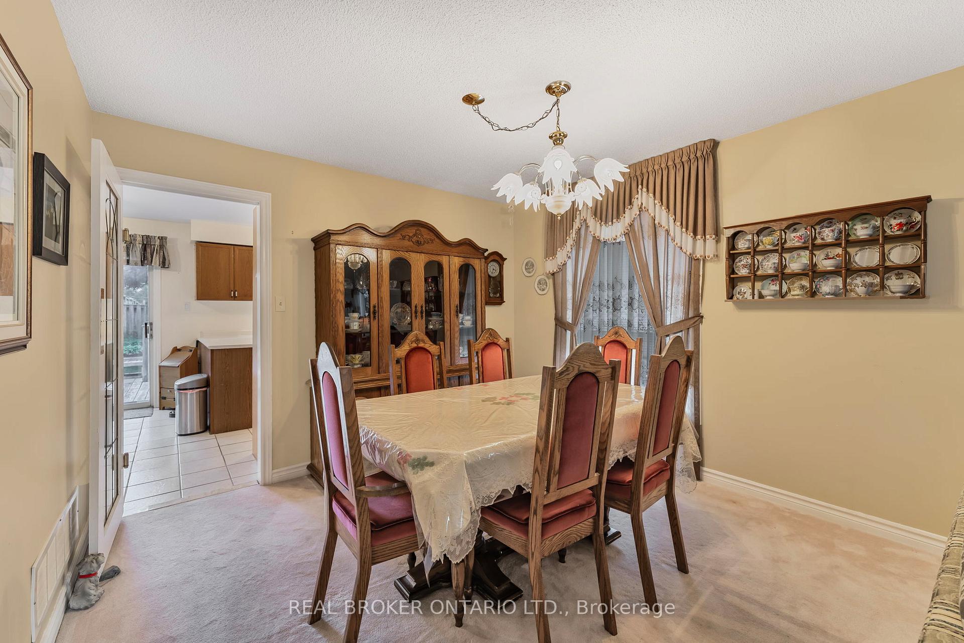 Photo 9 of 3 Wiseman Court, Barrie, Northwest — HOMEH