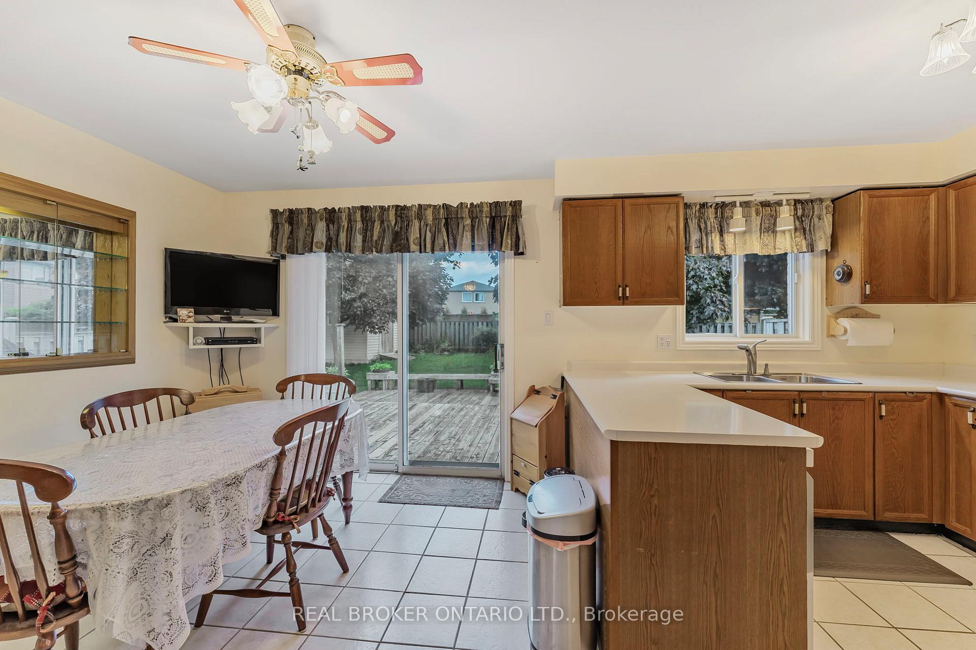 Photo 10 of 3 Wiseman Court, Barrie, Northwest — HOMEH