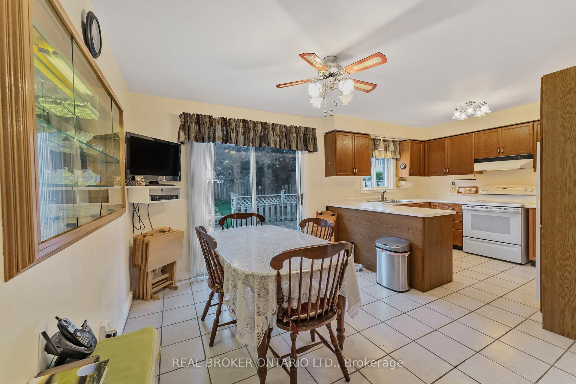 Photo 15 of 3 Wiseman Court, Barrie, Northwest — HOMEH