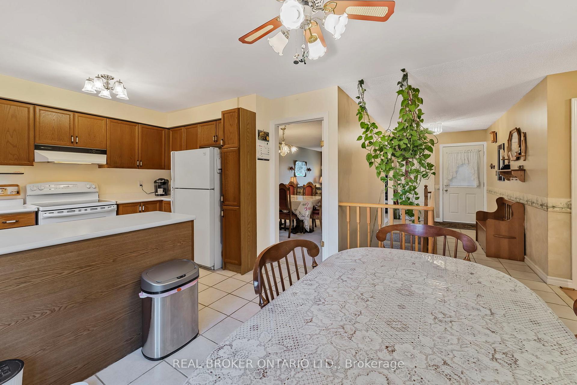Photo 16 of 3 Wiseman Court, Barrie, Northwest — HOMEH