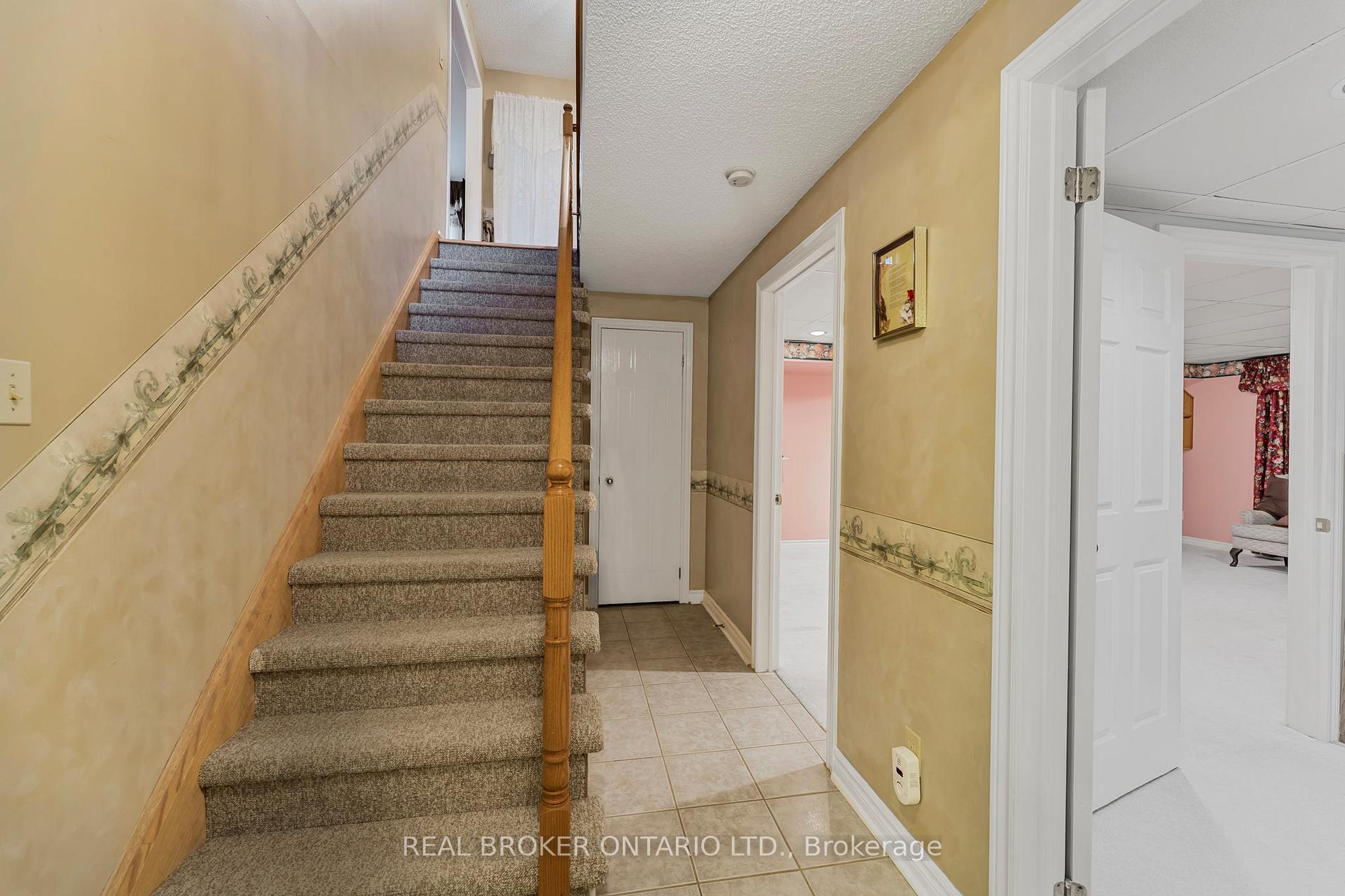 Photo 25 of 3 Wiseman Court, Barrie, Northwest — HOMEH