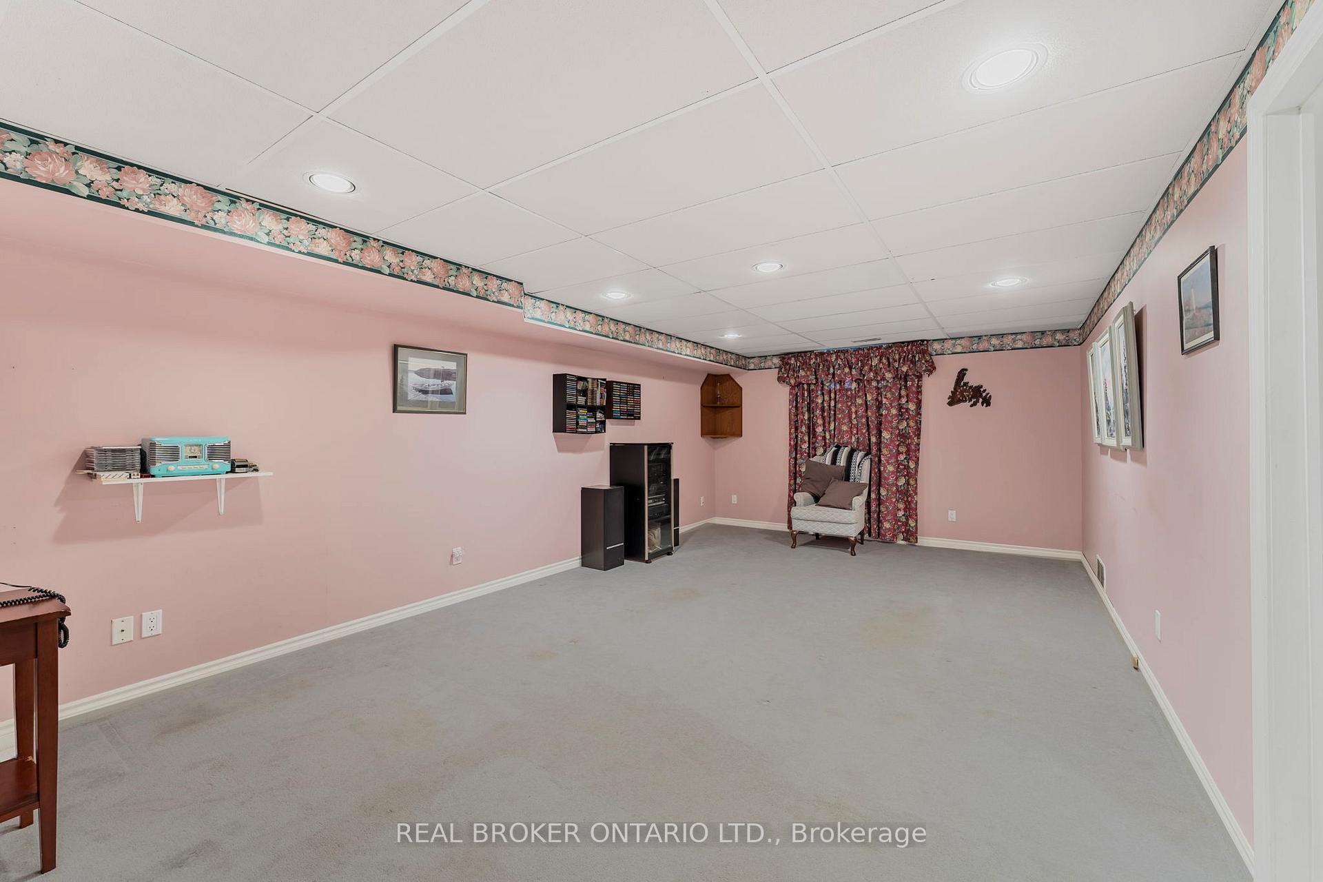Photo 30 of 3 Wiseman Court, Barrie, Northwest — HOMEH