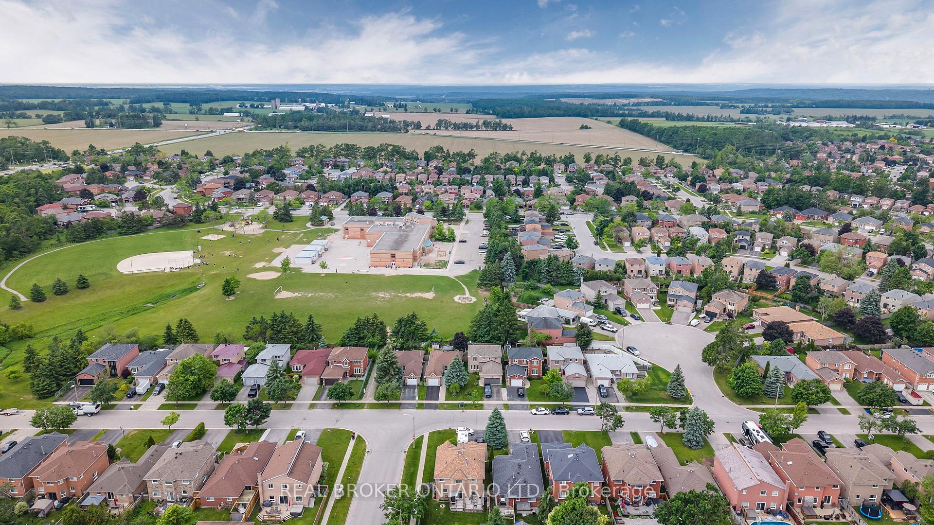 Photo 42 of 3 Wiseman Court, Barrie, Northwest — HOMEH