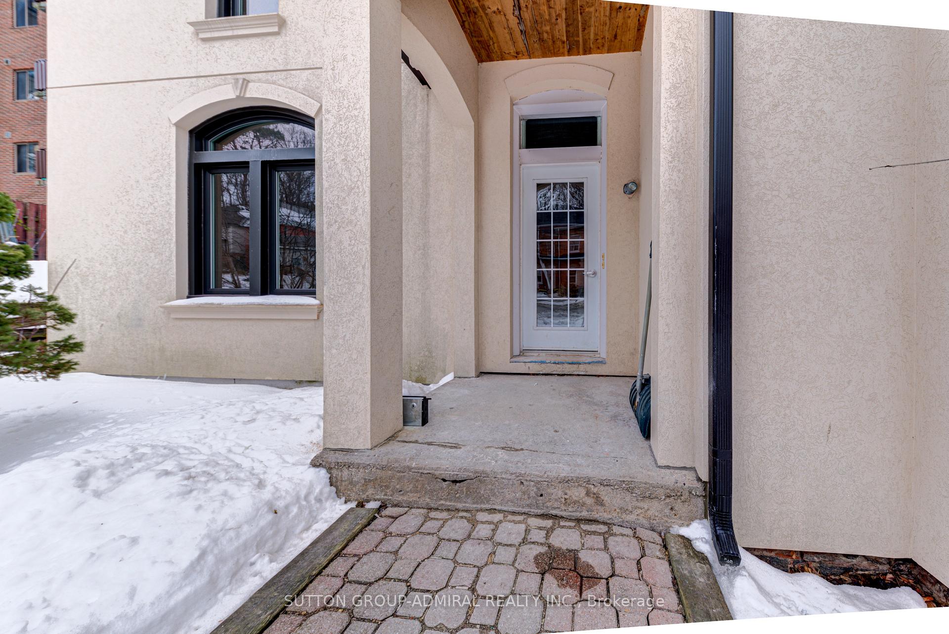 Photo 2 of Unit 2, 167 Collier Street, Barrie, City Centre — HOMEH